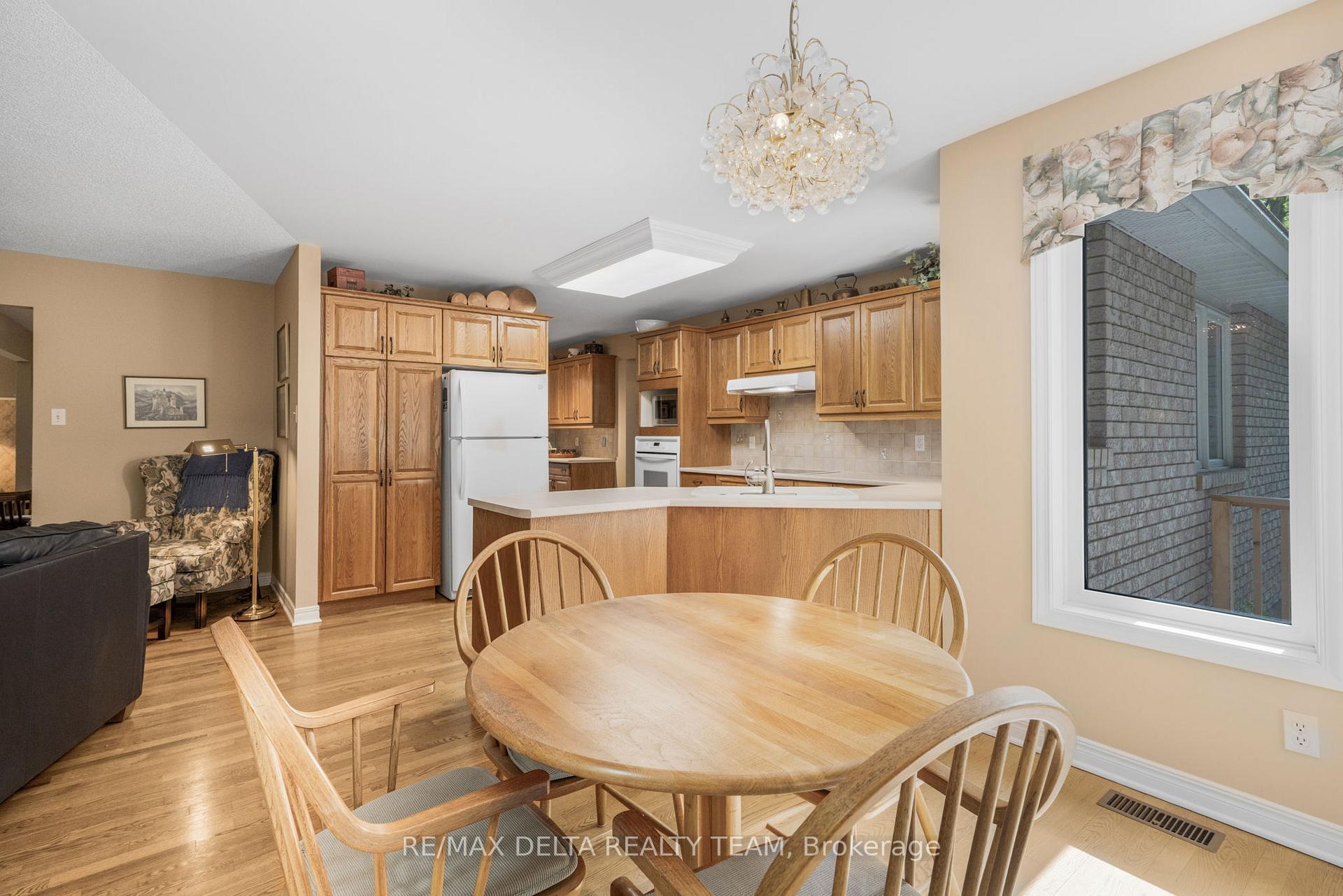 Photo 15 of 6316 Elkwood Drive, Ottawa, Greely — HOMEH