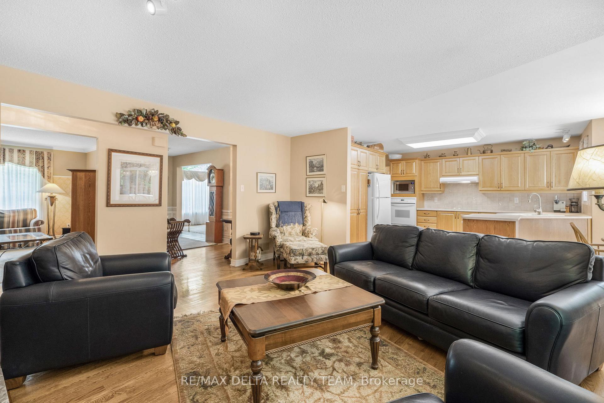 Photo 17 of 6316 Elkwood Drive, Ottawa, Greely — HOMEH