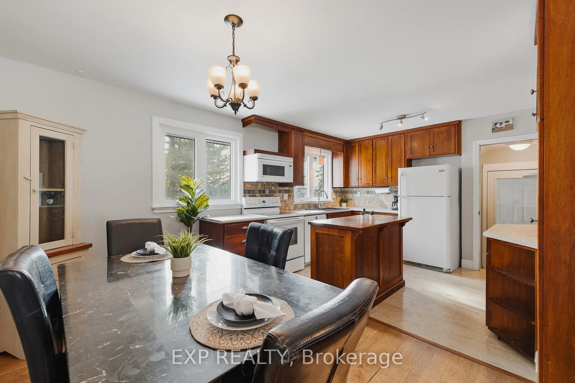 Photo 7 of 1080 Henry Street, Wellesley — HOMEH