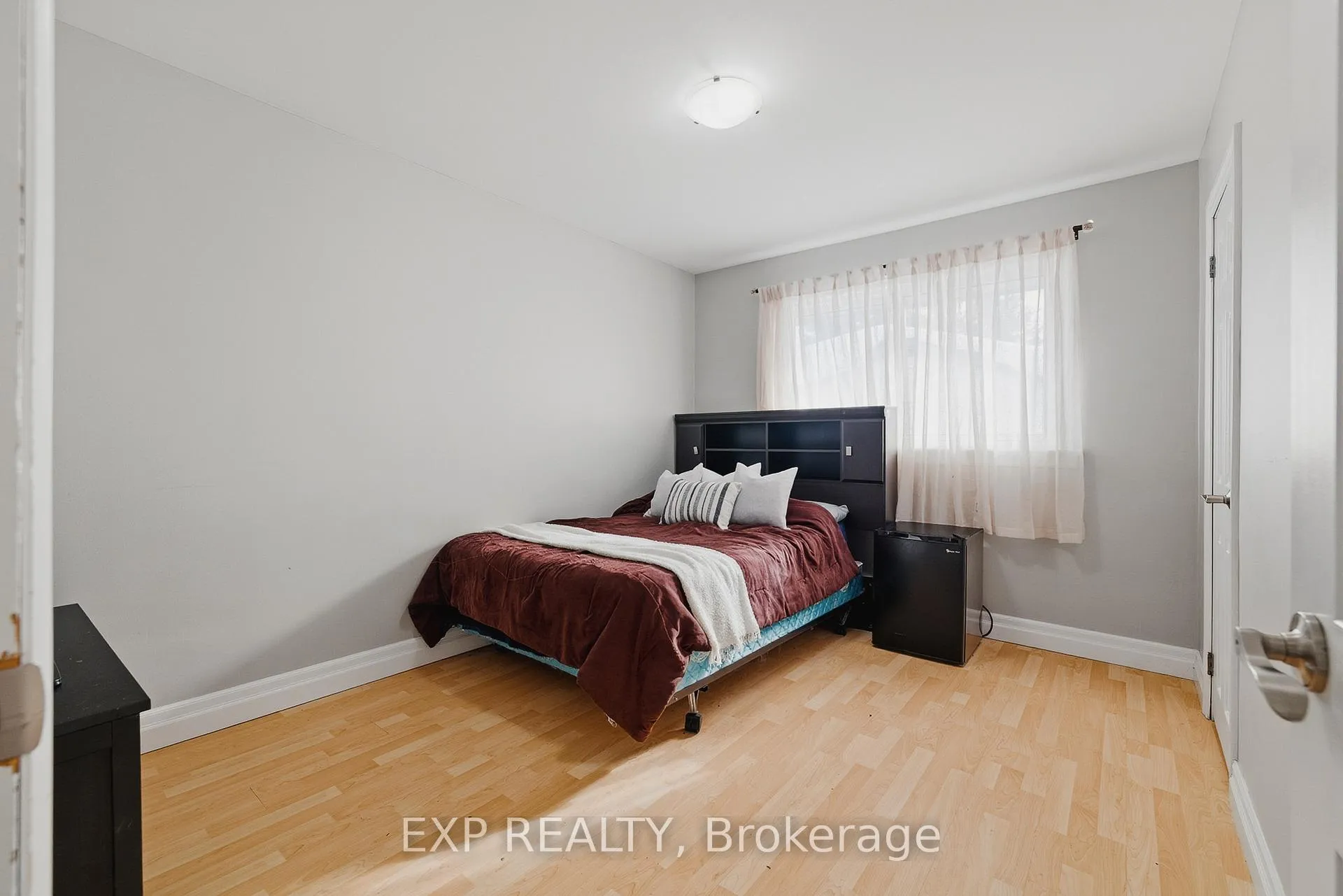 Photo 14 of 1080 Henry Street, Wellesley — HOMEH