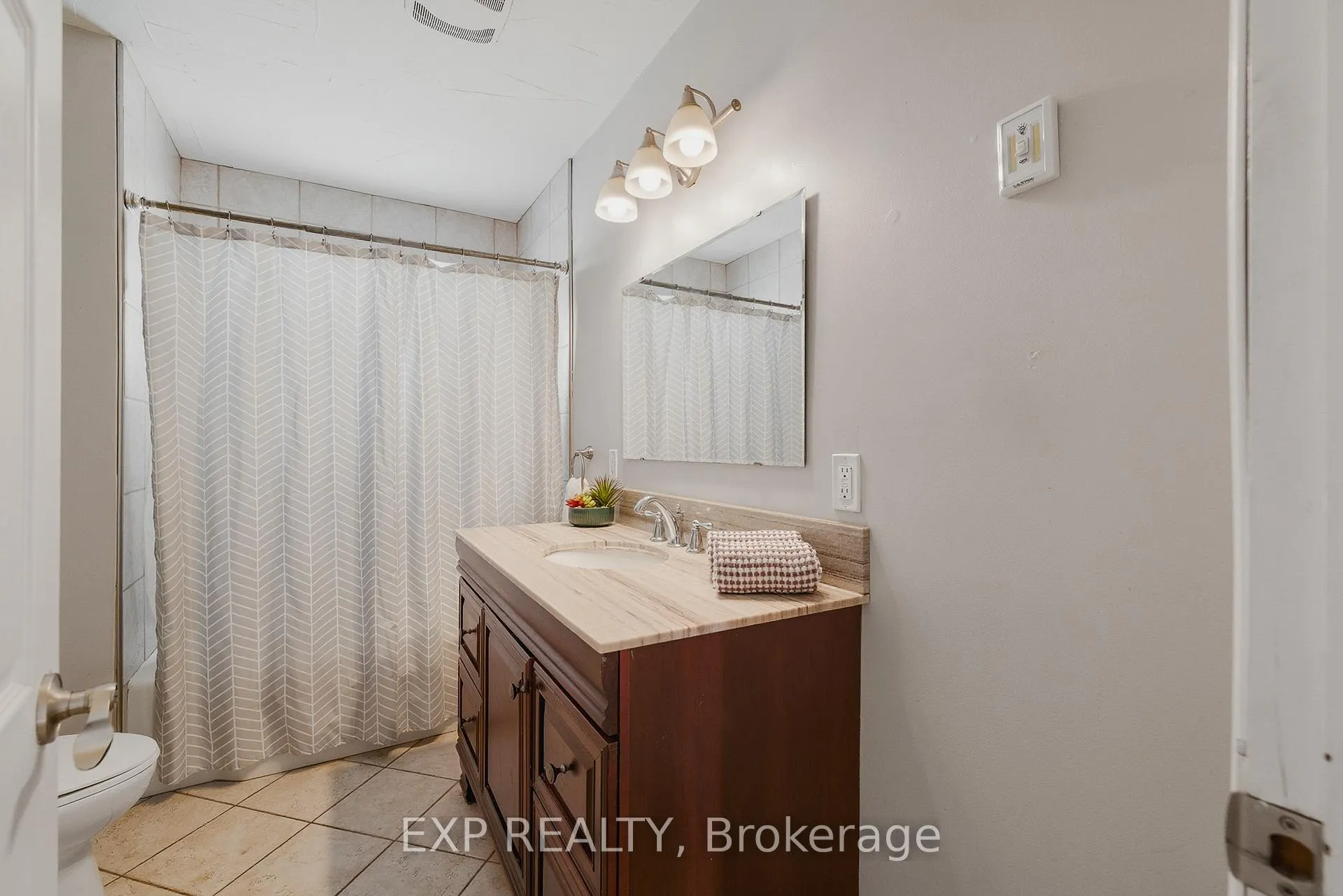 Photo 15 of 1080 Henry Street, Wellesley — HOMEH