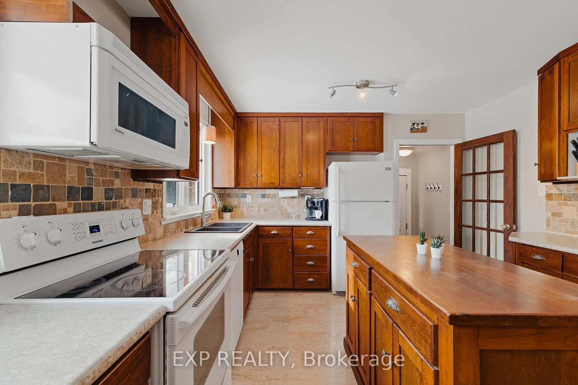 Photo 32 of 1080 Henry Street, Wellesley — HOMEH