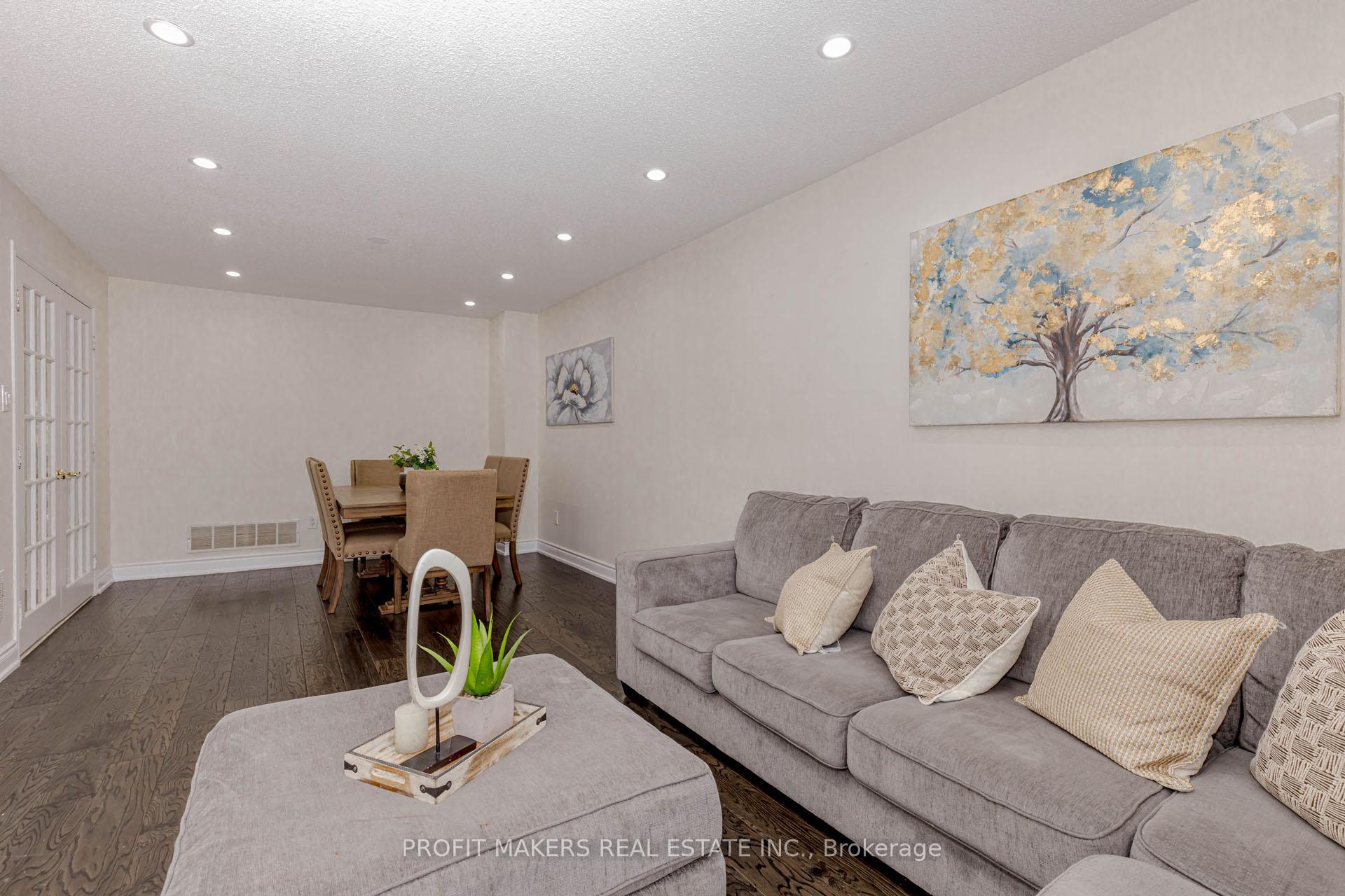 Photo 5 of 49 Horsham Street, Brampton, Brampton West — HOMEH