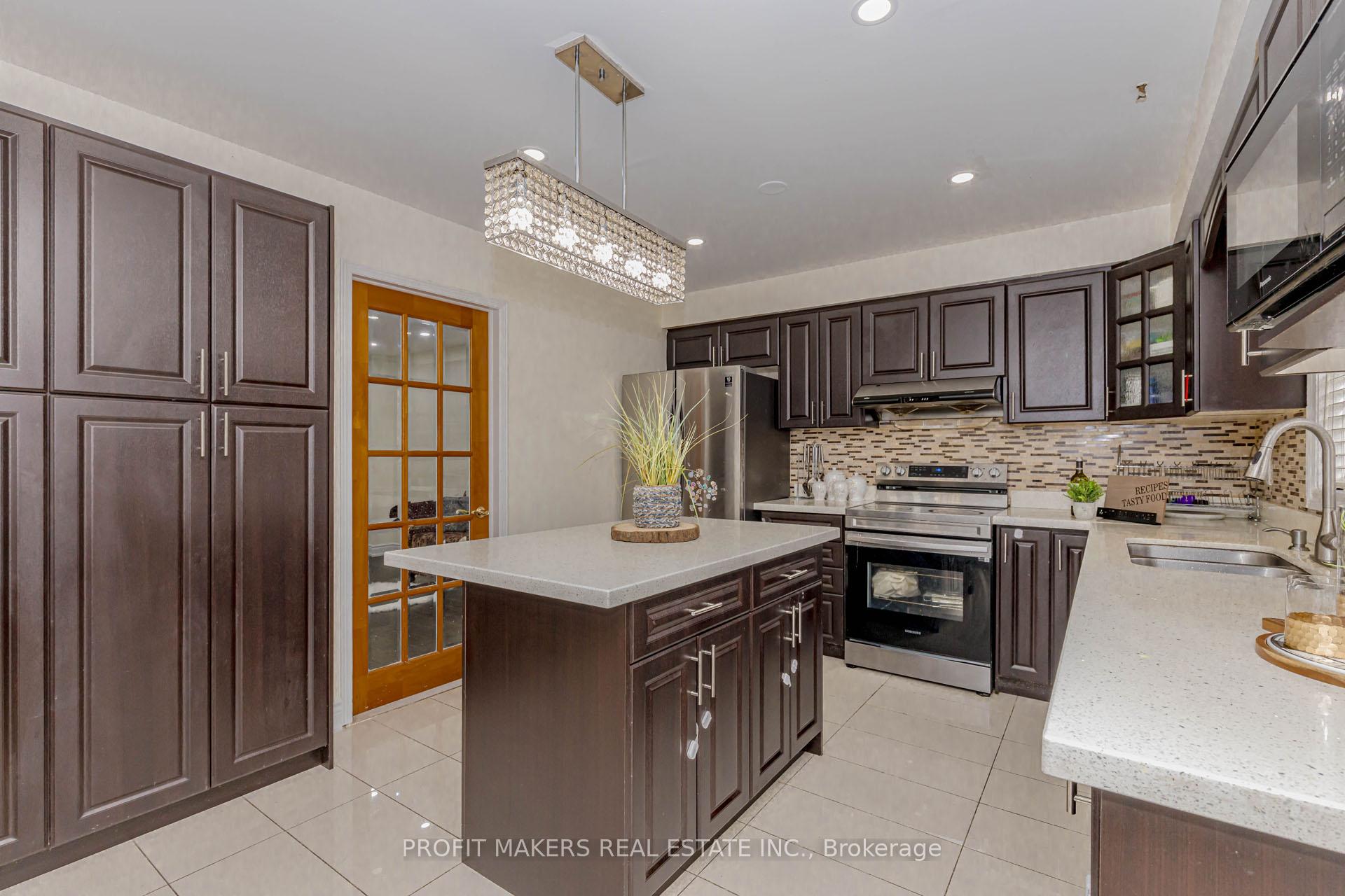 Photo 12 of 49 Horsham Street, Brampton, Brampton West — HOMEH