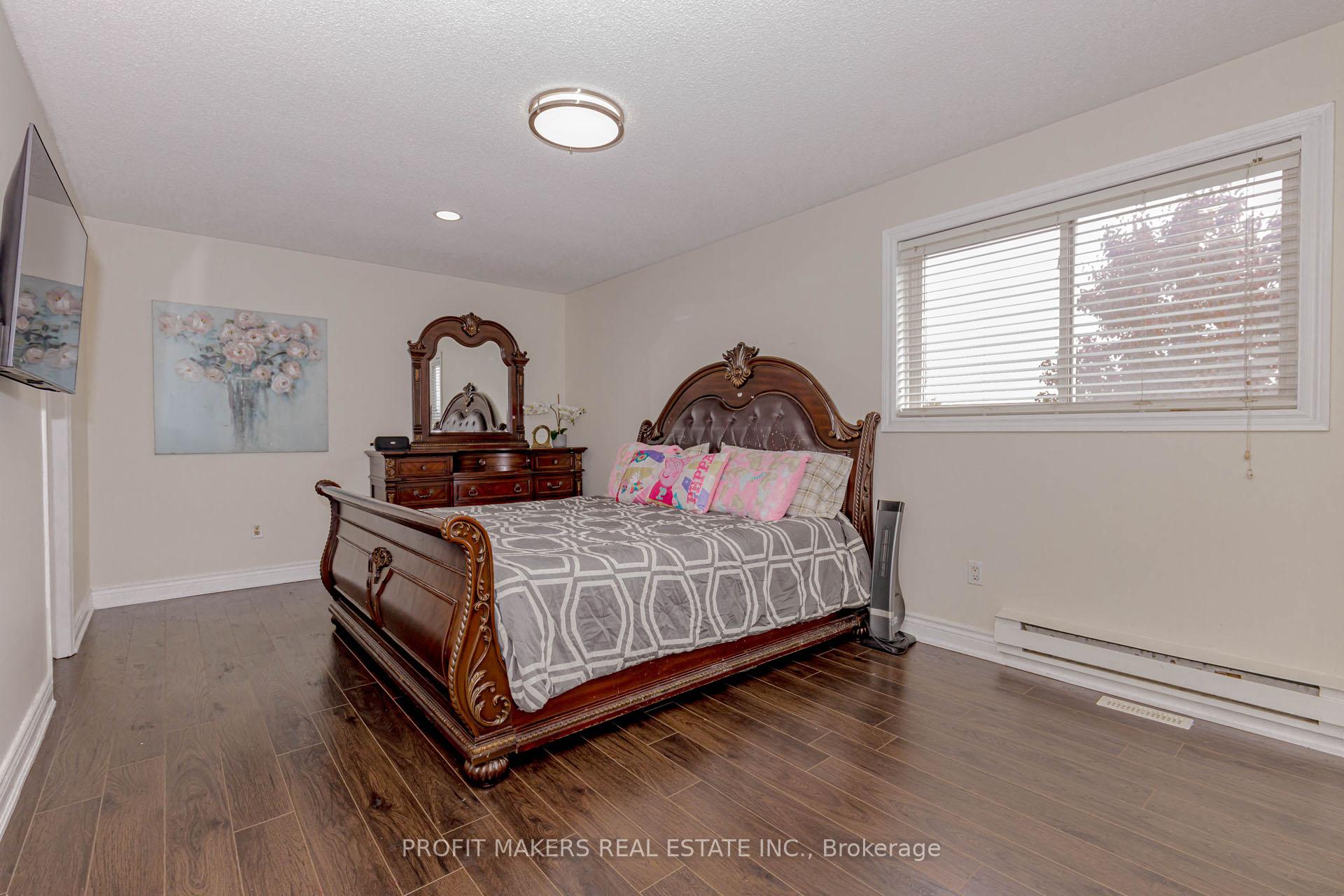 Photo 18 of 49 Horsham Street, Brampton, Brampton West — HOMEH