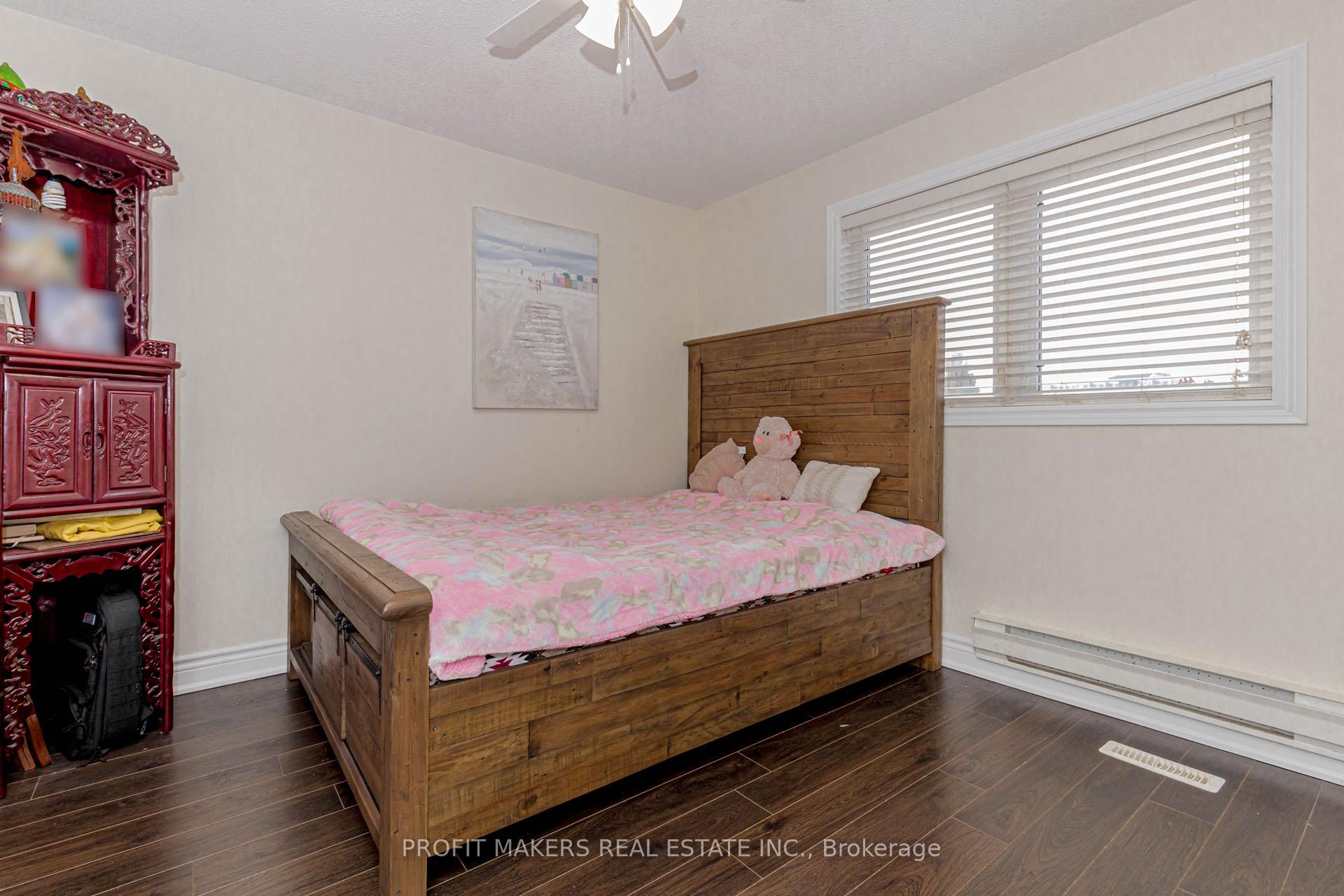 Photo 22 of 49 Horsham Street, Brampton, Brampton West — HOMEH