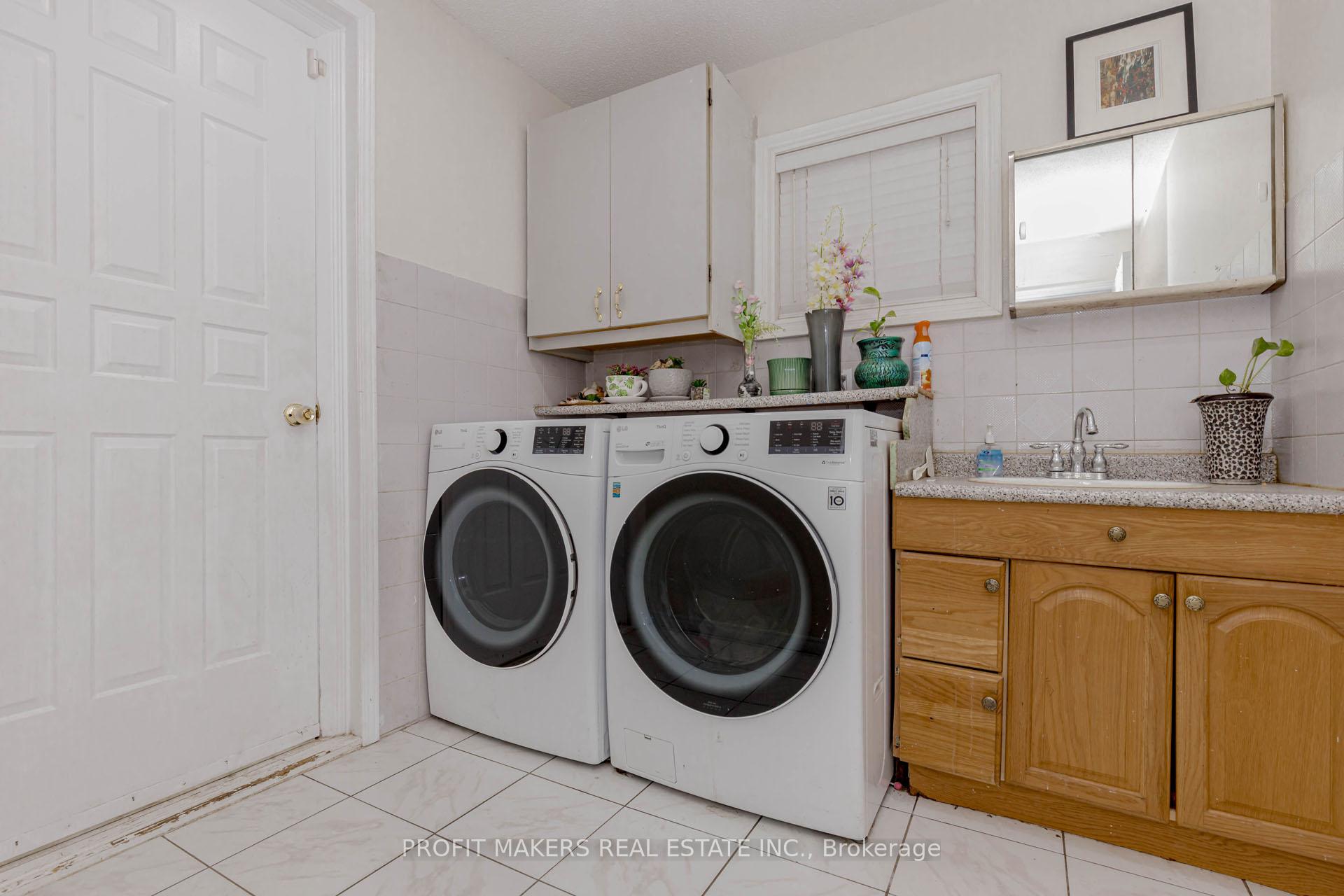 Photo 24 of 49 Horsham Street, Brampton, Brampton West — HOMEH