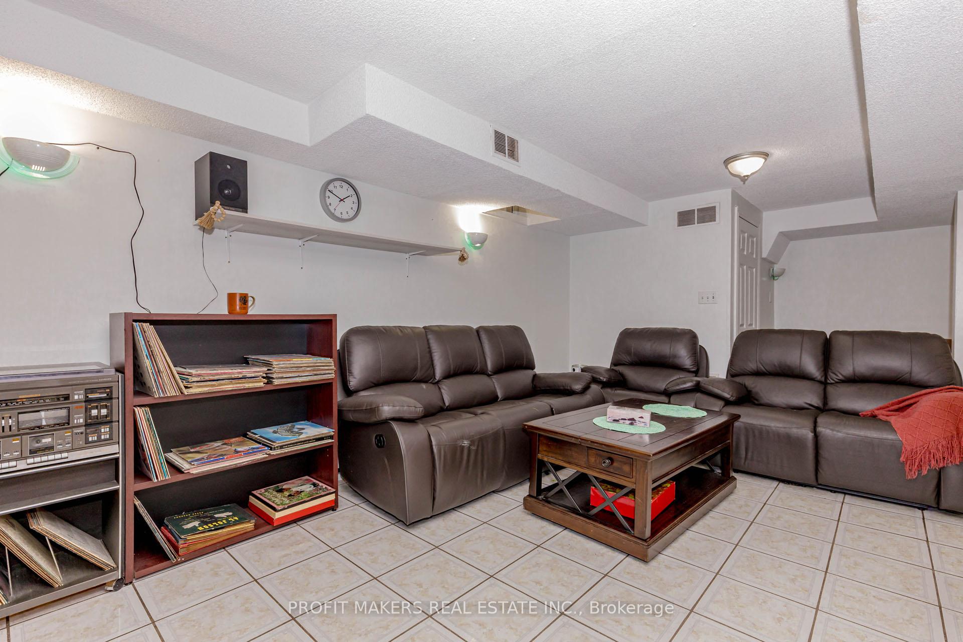 Photo 26 of 49 Horsham Street, Brampton, Brampton West — HOMEH