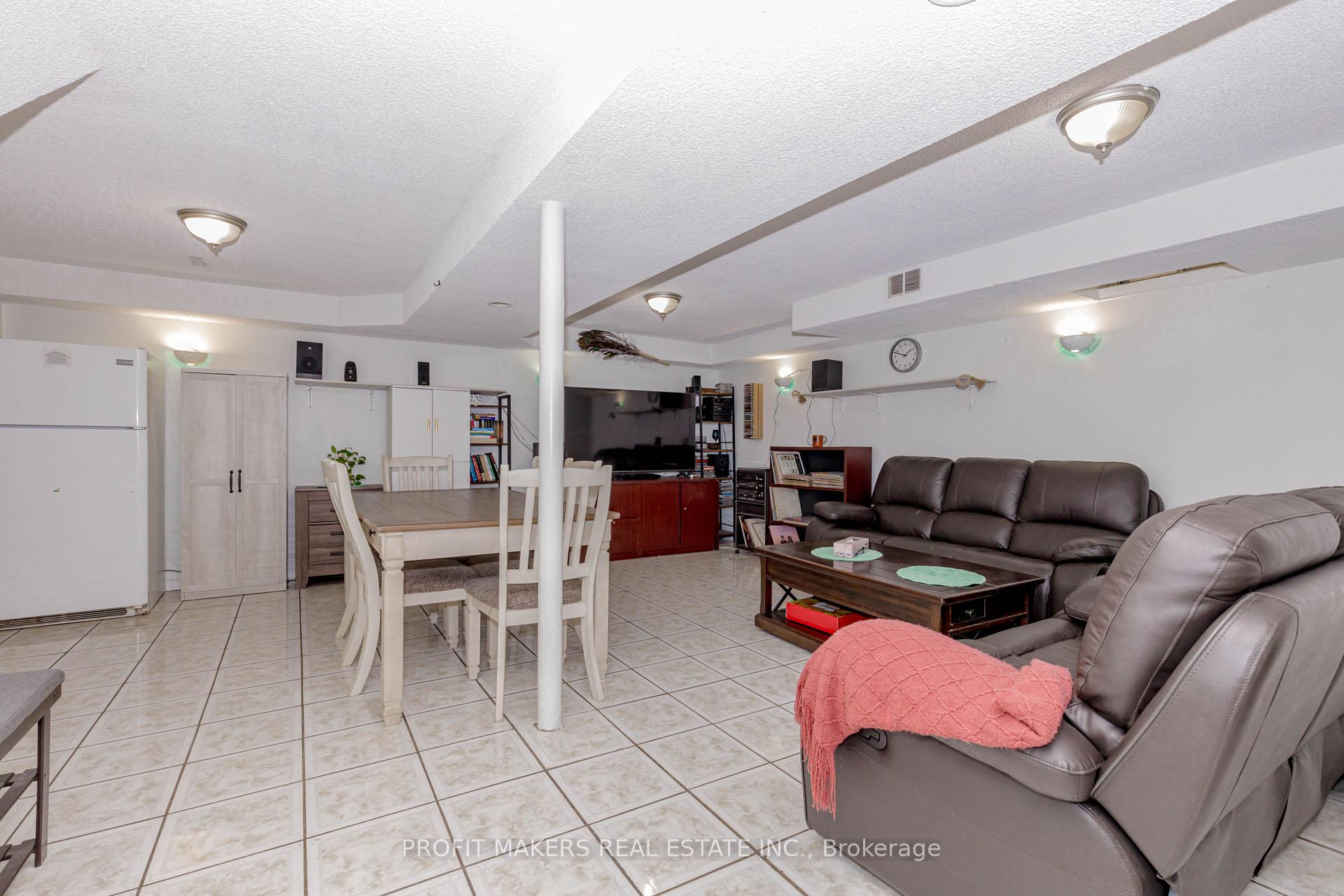 Photo 27 of 49 Horsham Street, Brampton, Brampton West — HOMEH