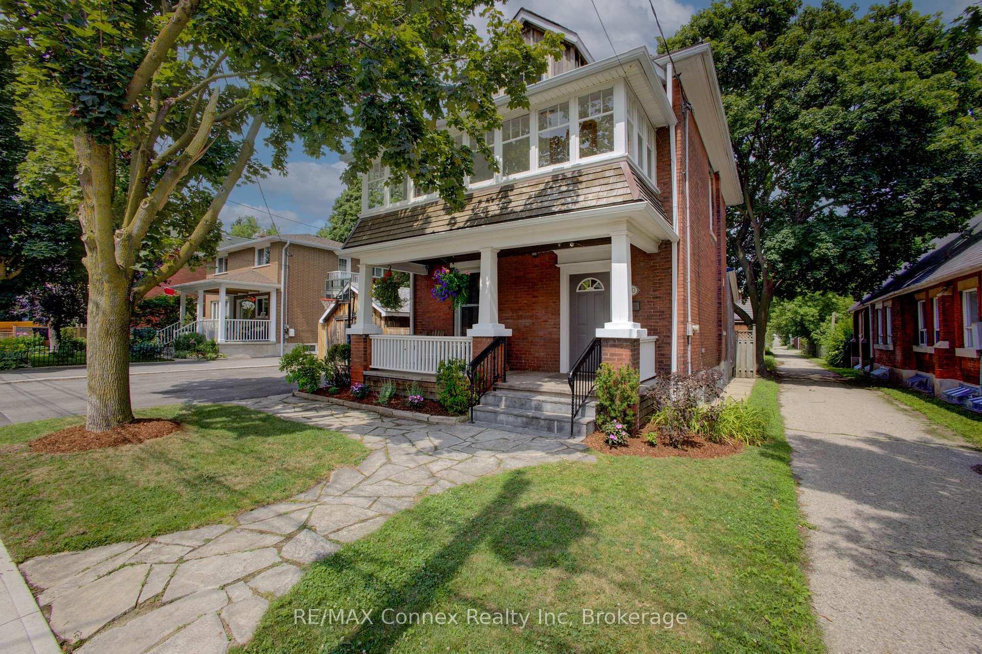 Photo 3 of 120 Harris Street, Guelph, St. Patrick's Ward — HOMEH
