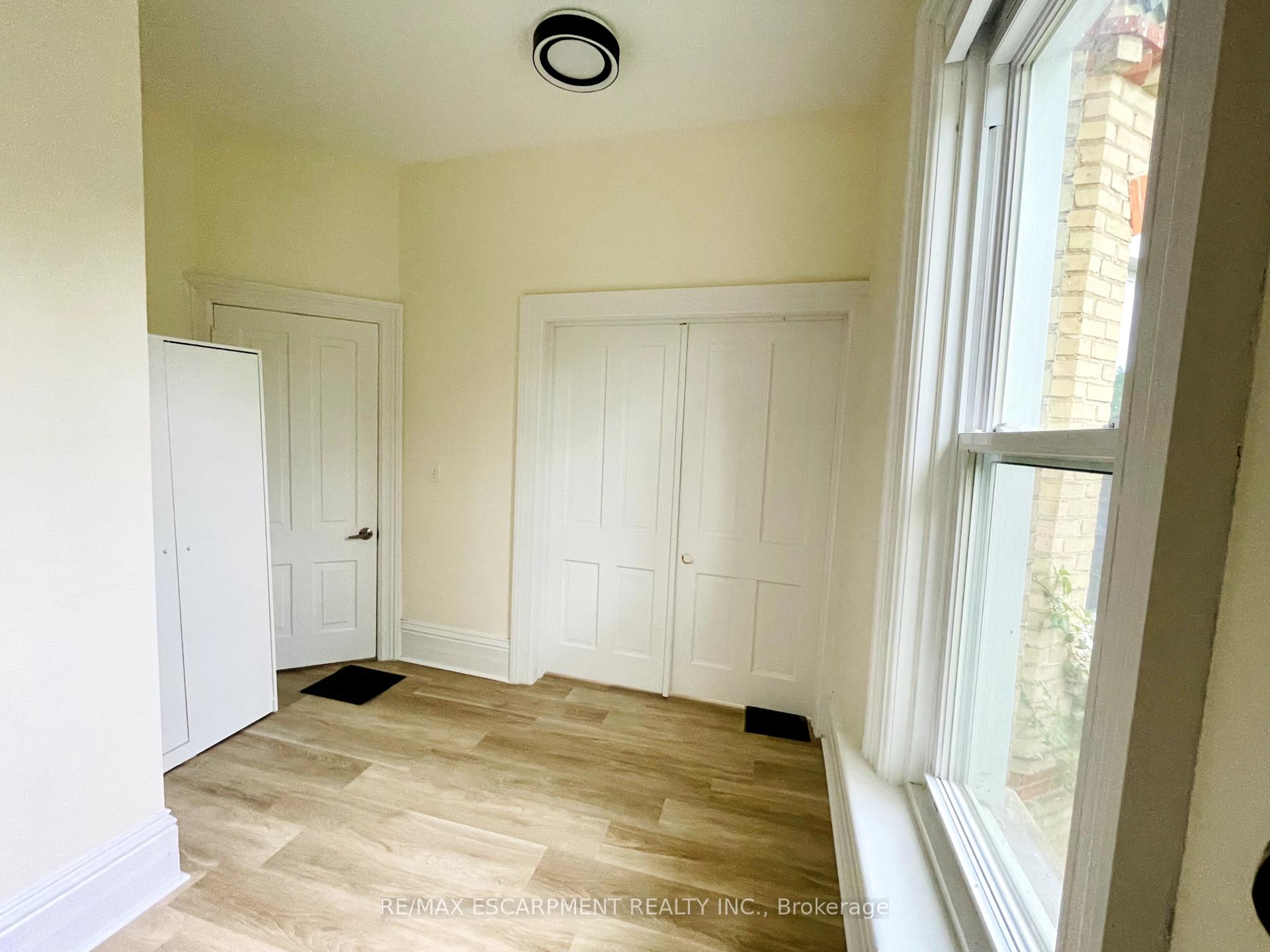 Photo 6 of 10 William Street, Brant, Paris — HOMEH