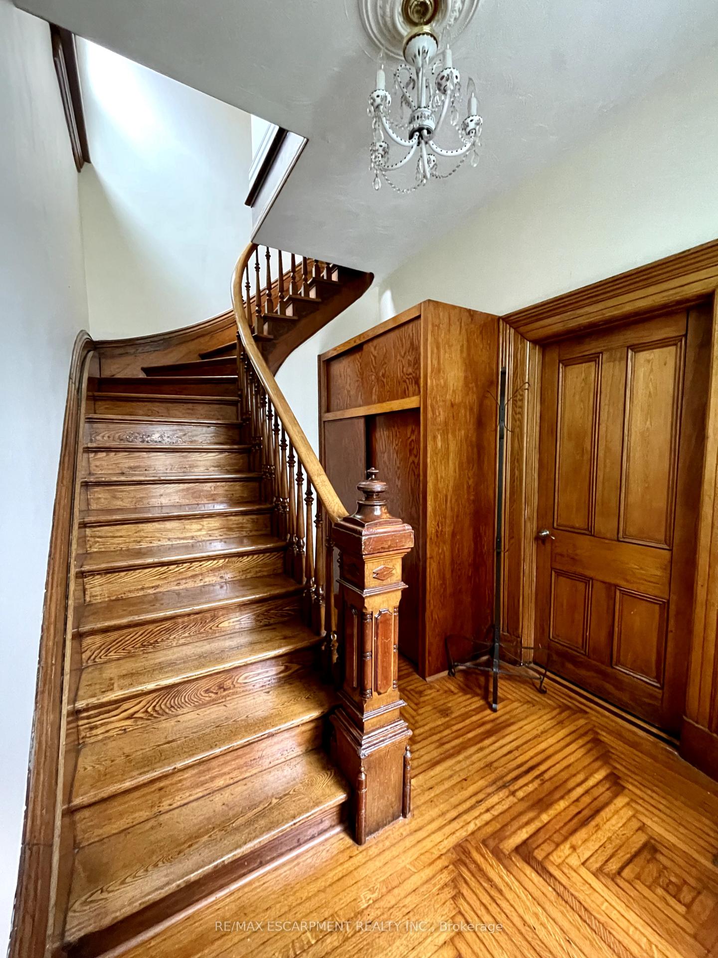 Photo 9 of 10 William Street, Brant, Paris — HOMEH