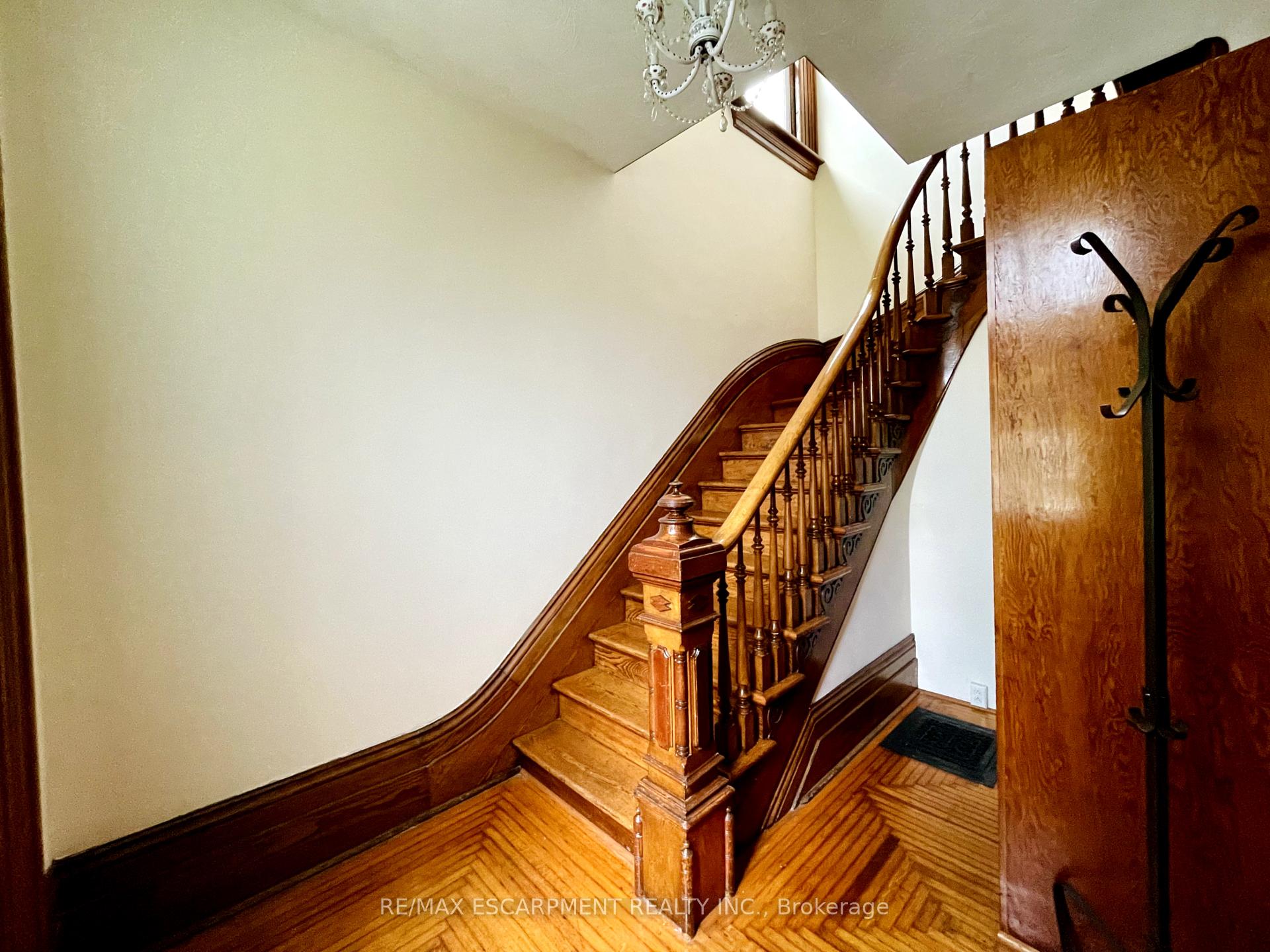 Photo 11 of 10 William Street, Brant, Paris — HOMEH