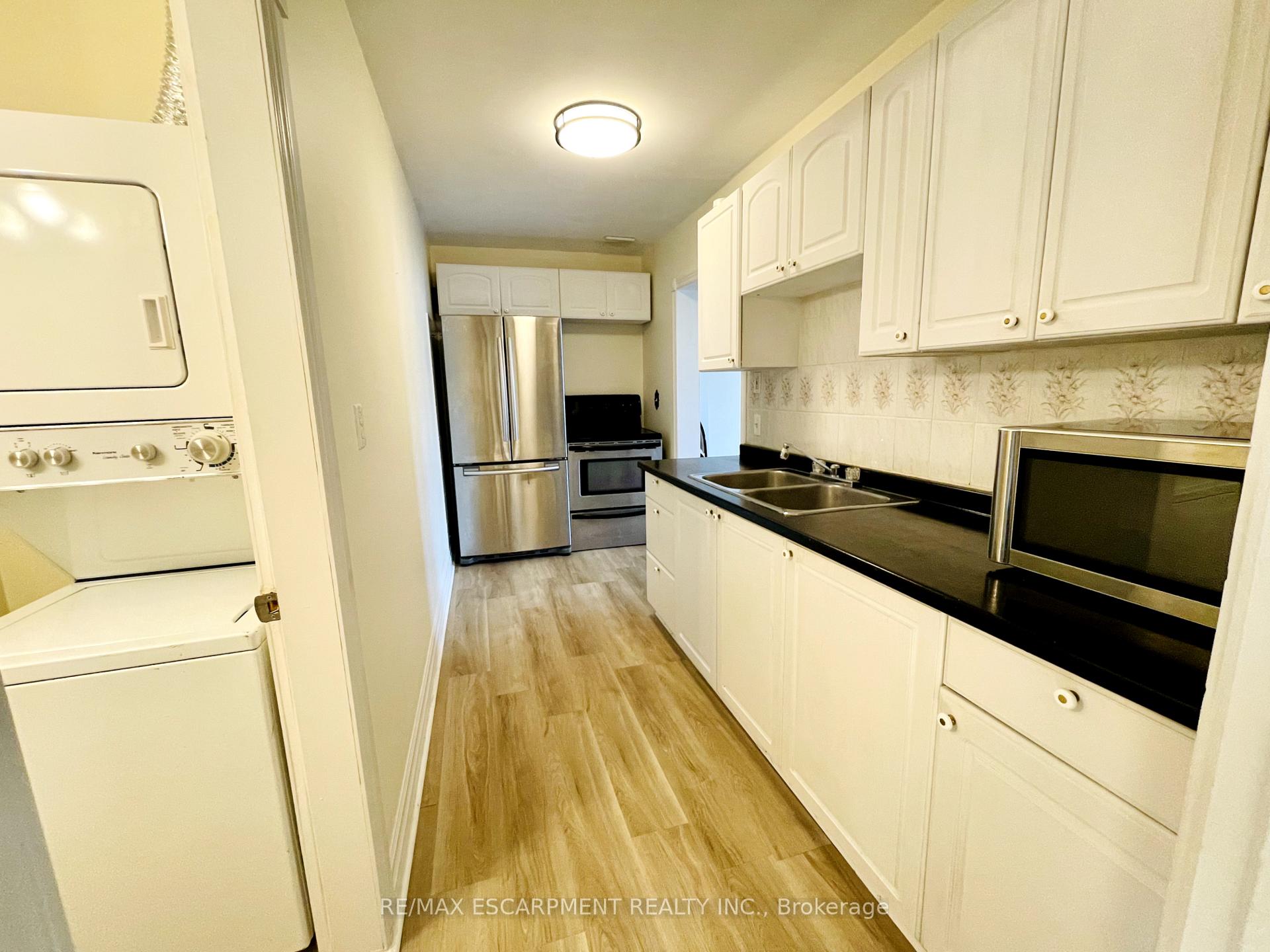 Photo 12 of 10 William Street, Brant, Paris — HOMEH