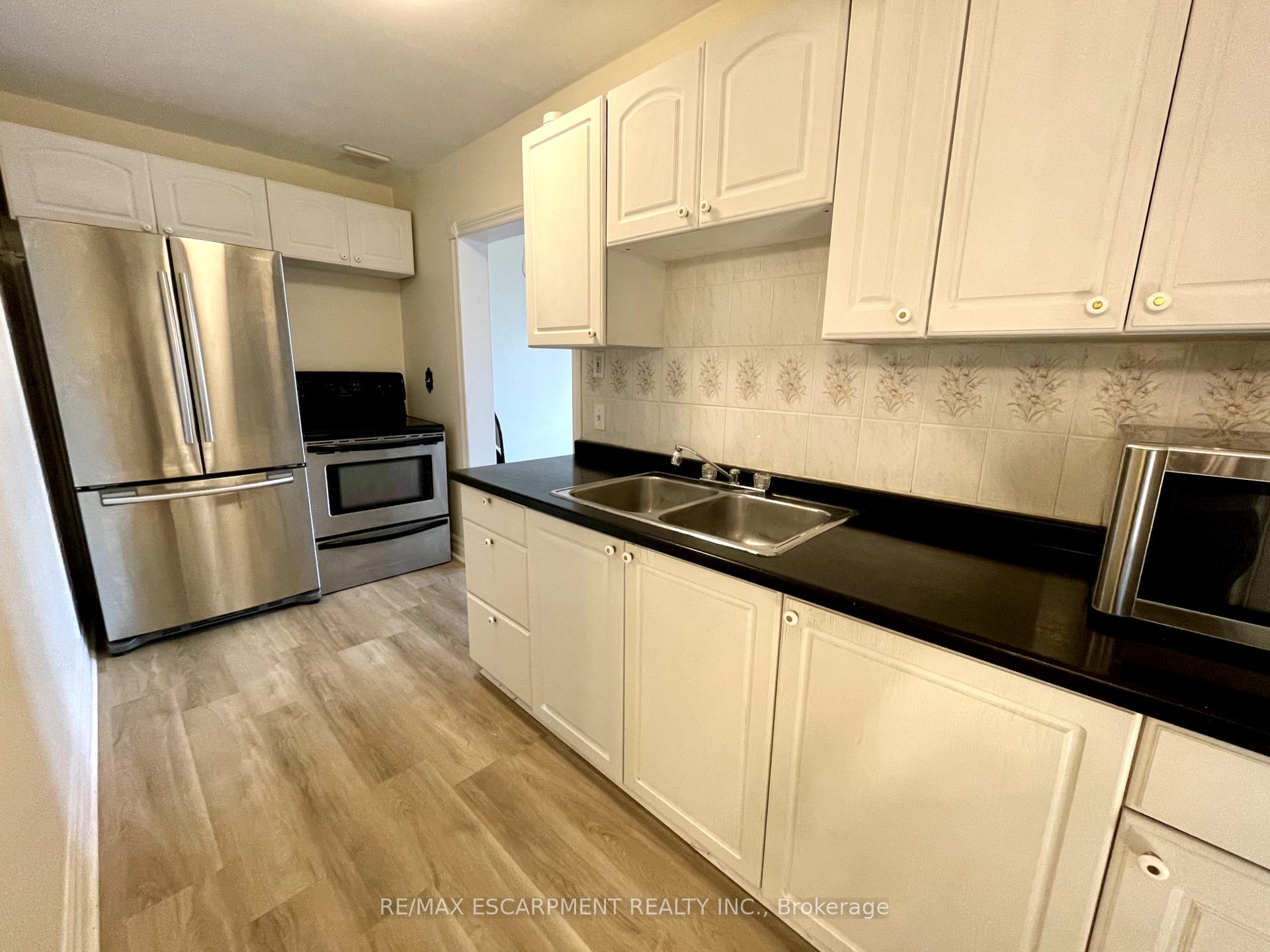Photo 13 of 10 William Street, Brant, Paris — HOMEH