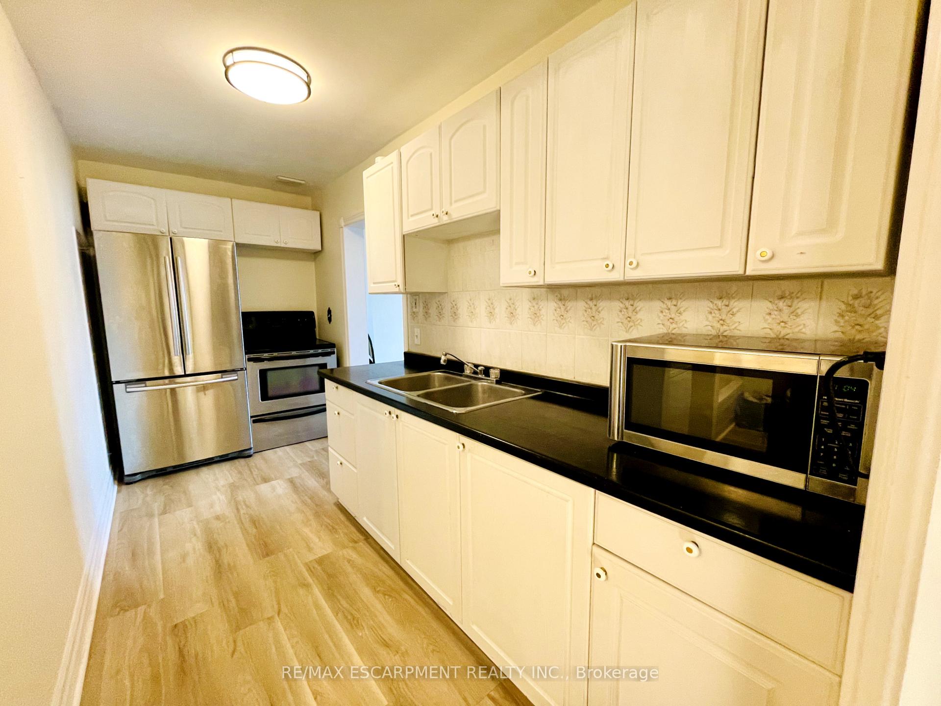 Photo 14 of 10 William Street, Brant, Paris — HOMEH