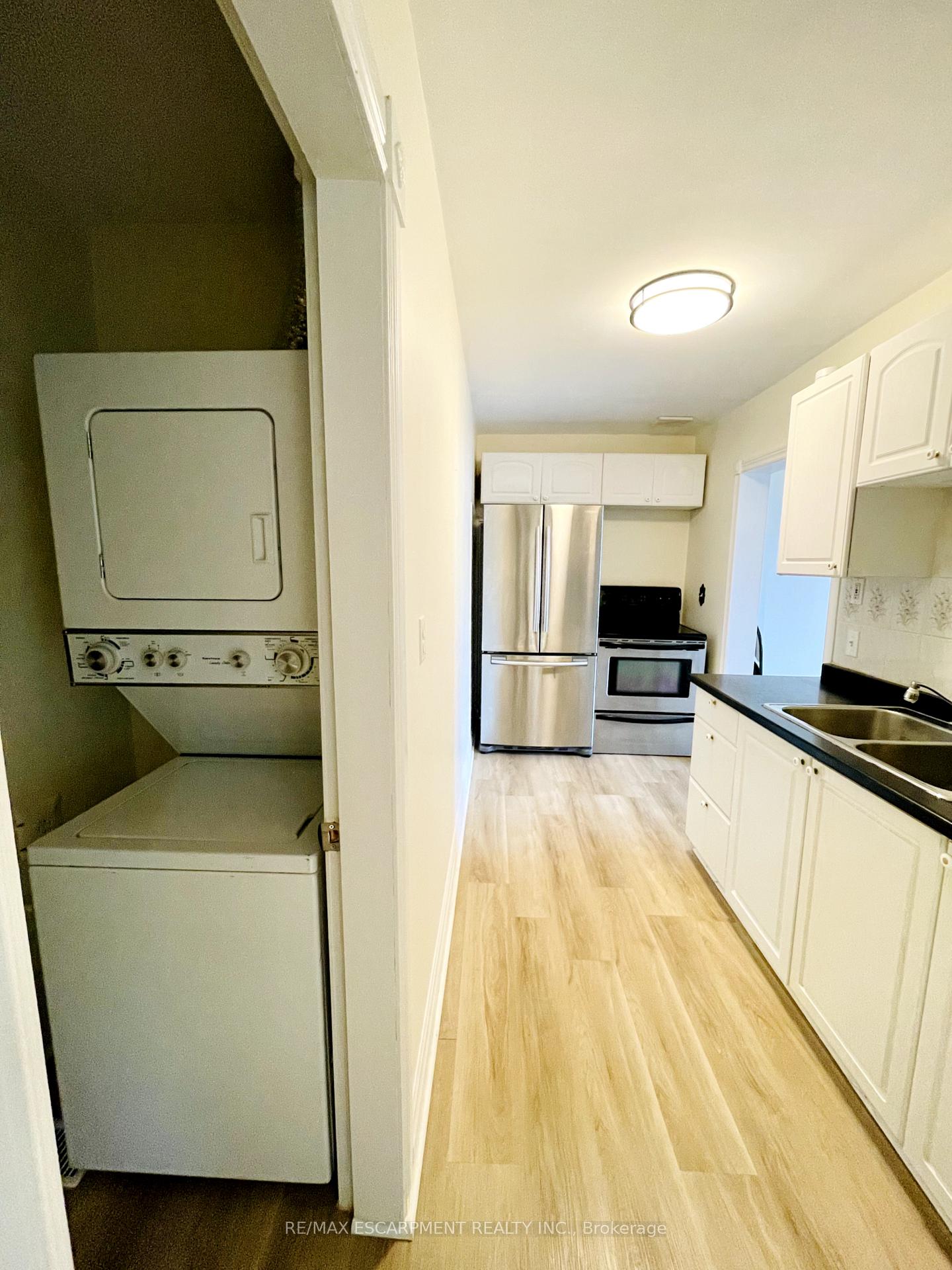 Photo 15 of 10 William Street, Brant, Paris — HOMEH