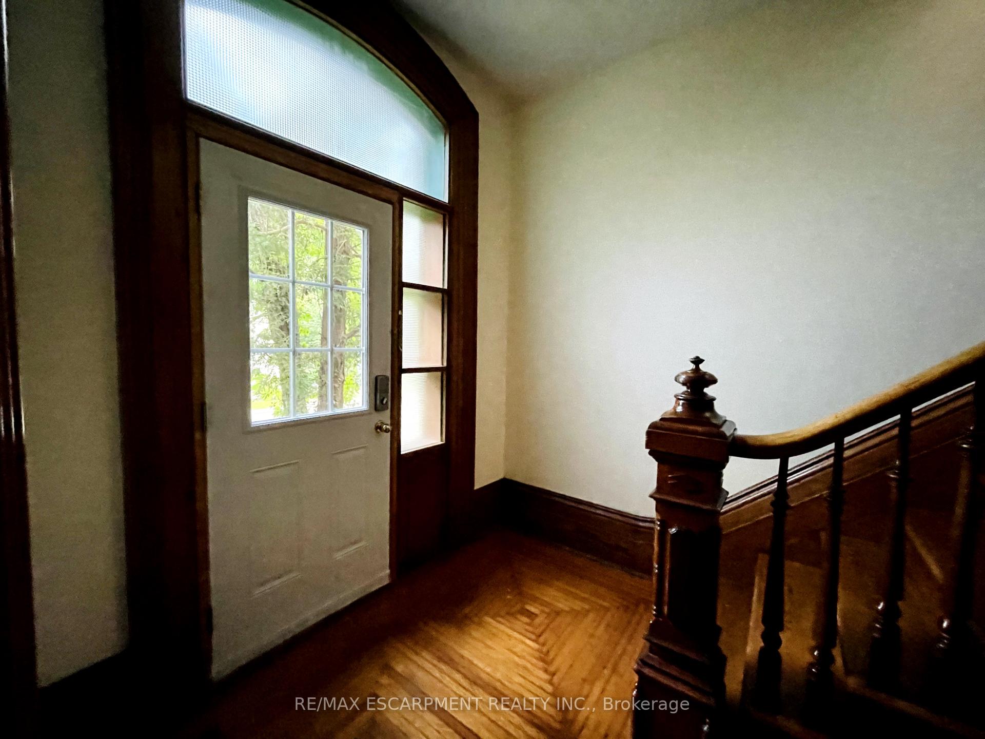 Photo 17 of 10 William Street, Brant, Paris — HOMEH