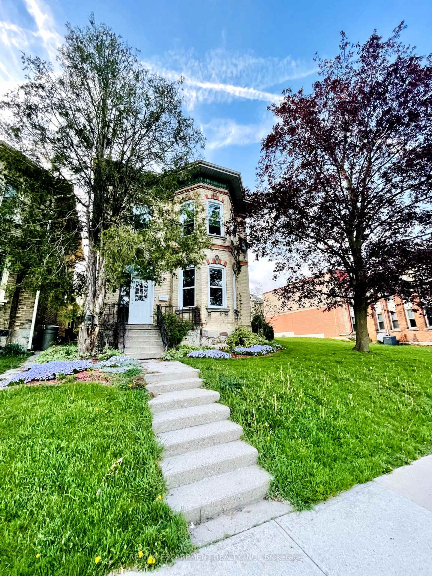 Photo 18 of 10 William Street, Brant, Paris — HOMEH