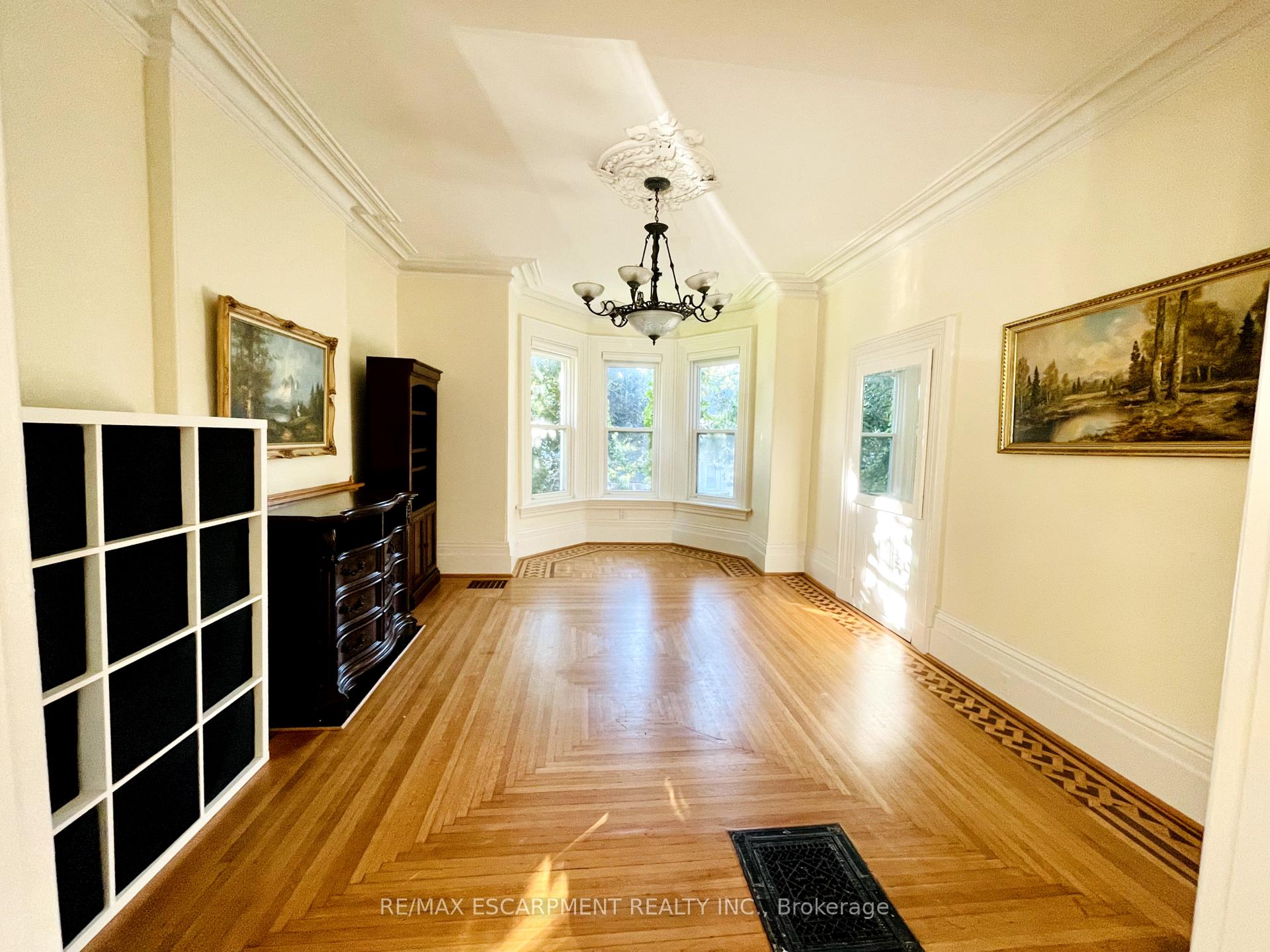 Photo 20 of 10 William Street, Brant, Paris — HOMEH