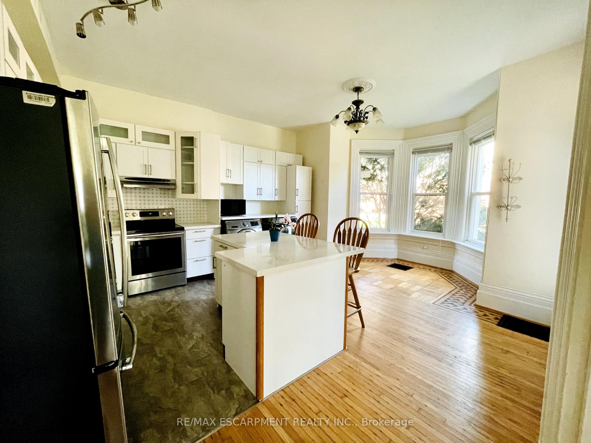 Photo 23 of 10 William Street, Brant, Paris — HOMEH