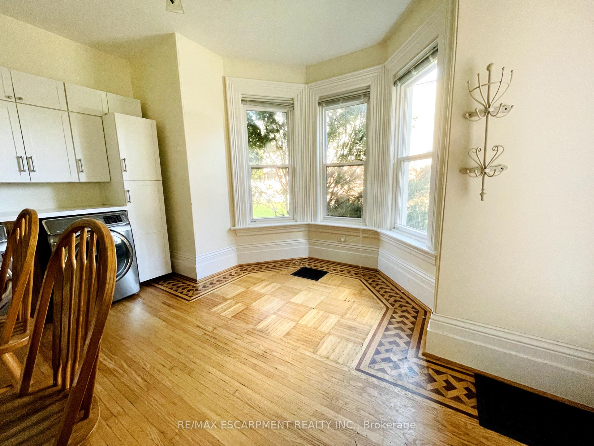 Photo 29 of 10 William Street, Brant, Paris — HOMEH