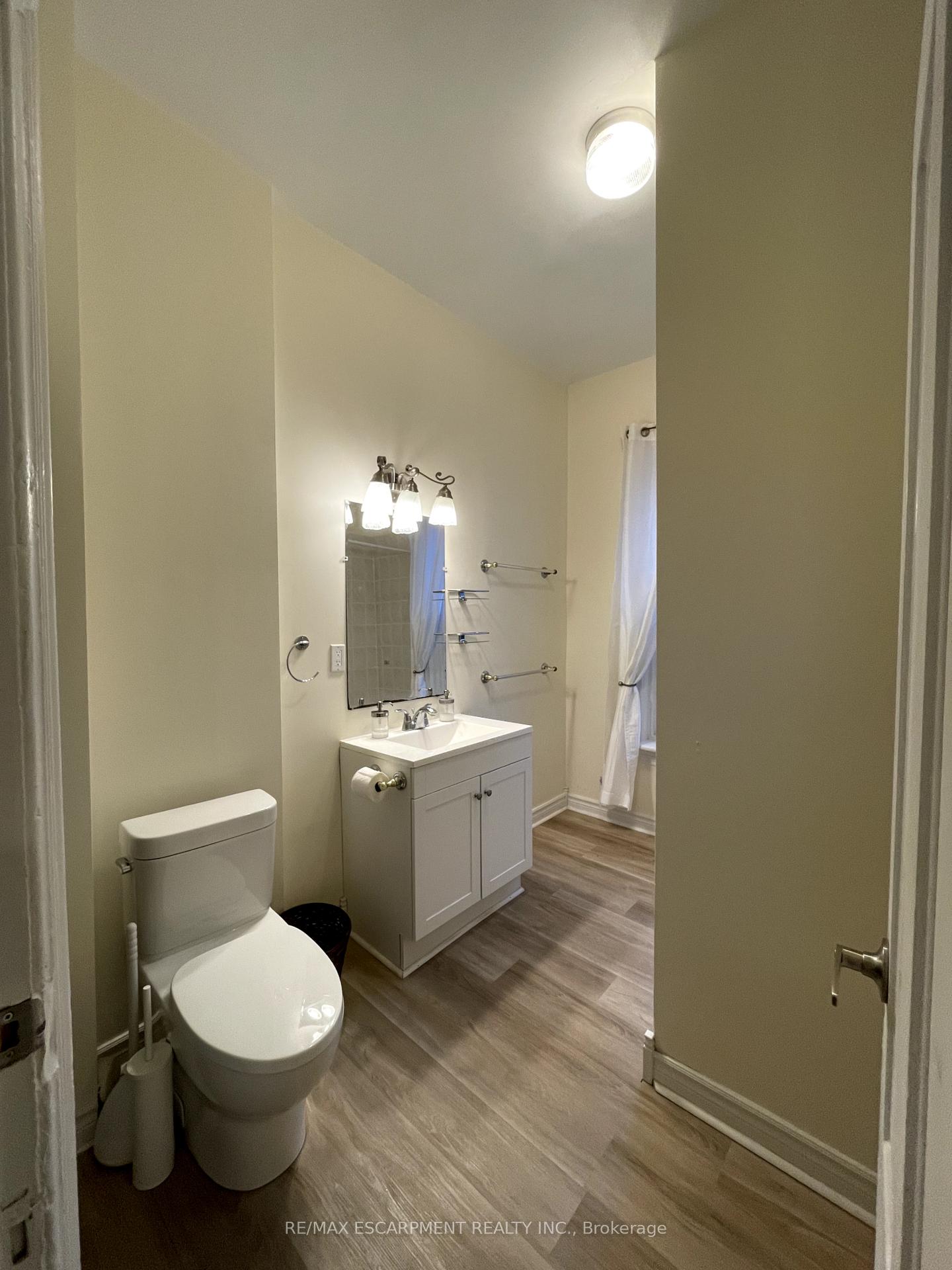 Photo 33 of 10 William Street, Brant, Paris — HOMEH