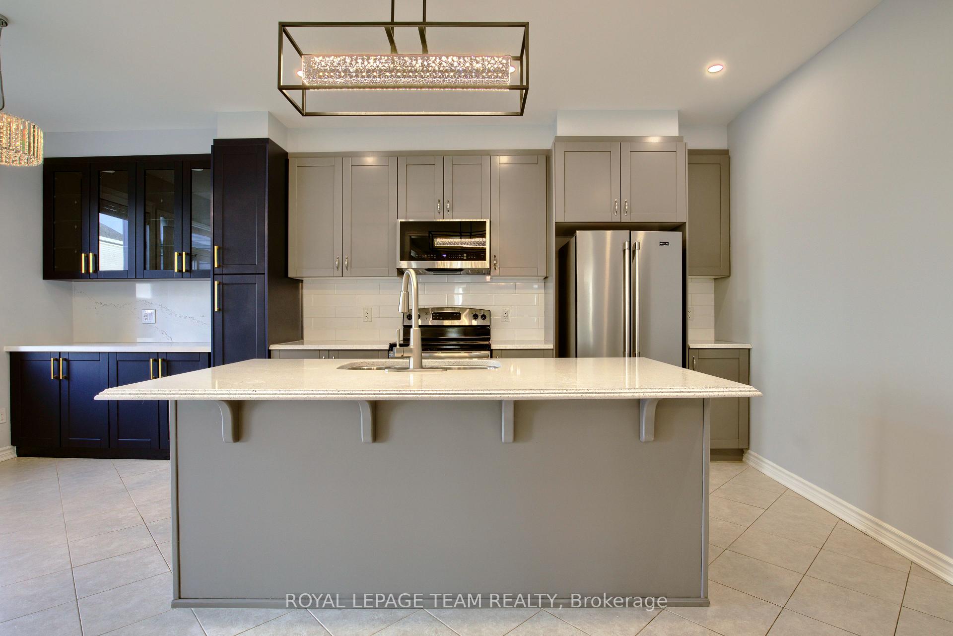 Photo 7 of 704 Devario Crescent, Ottawa, Barrhaven - Half Moon Bay — HOMEH