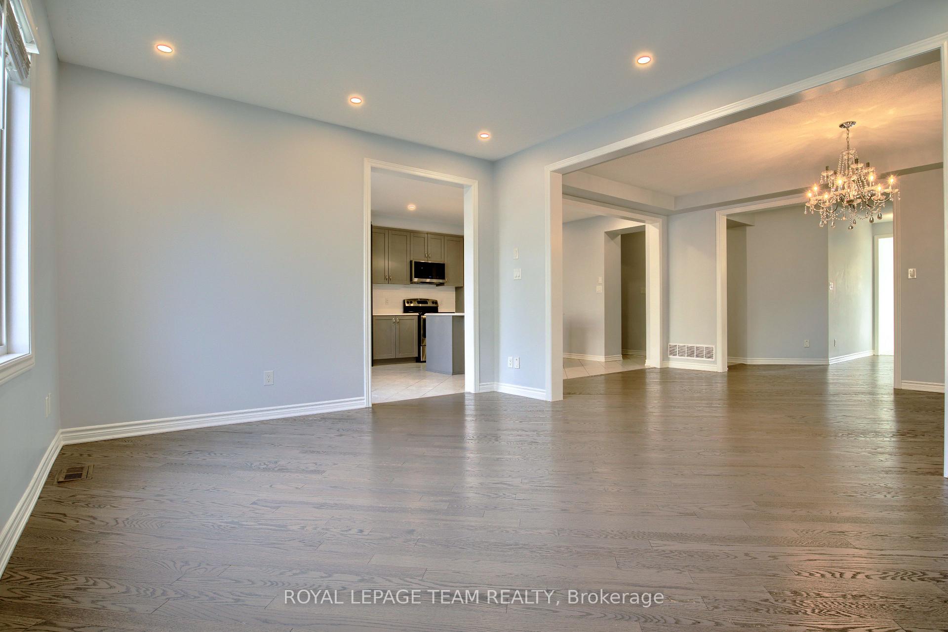 Photo 11 of 704 Devario Crescent, Ottawa, Barrhaven - Half Moon Bay — HOMEH