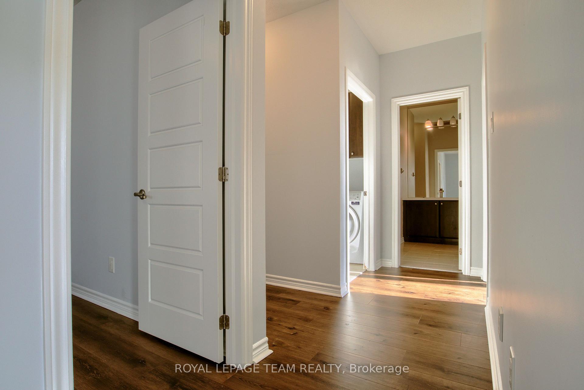 Photo 12 of 704 Devario Crescent, Ottawa, Barrhaven - Half Moon Bay — HOMEH