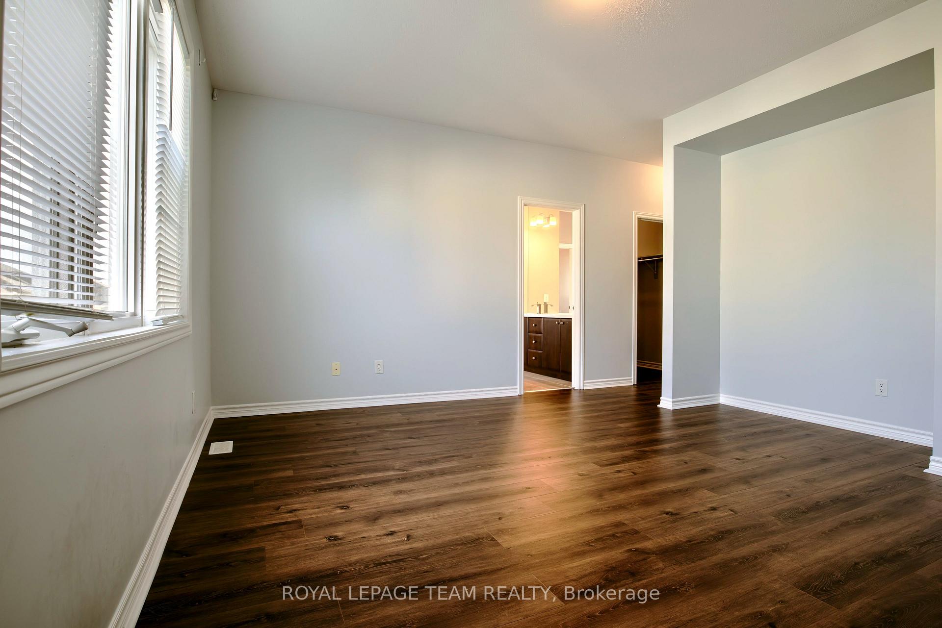 Photo 14 of 704 Devario Crescent, Ottawa, Barrhaven - Half Moon Bay — HOMEH