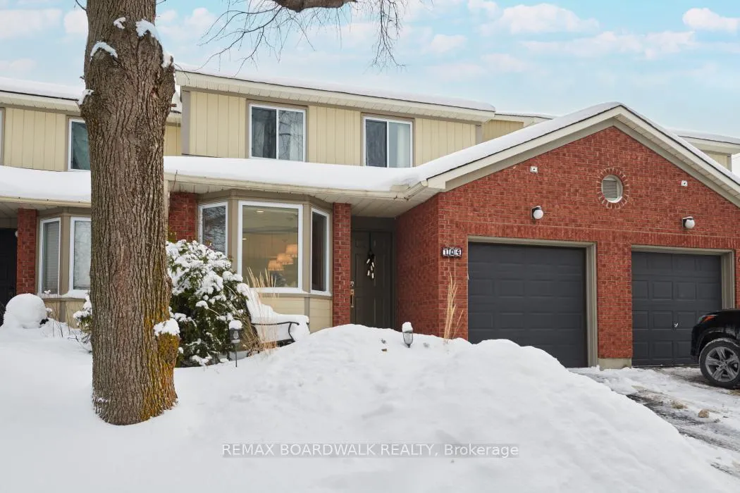 Photo 2 of Unit 3, 104 Cheltenham Private, Ottawa, Hunt Club Woods — HOMEH