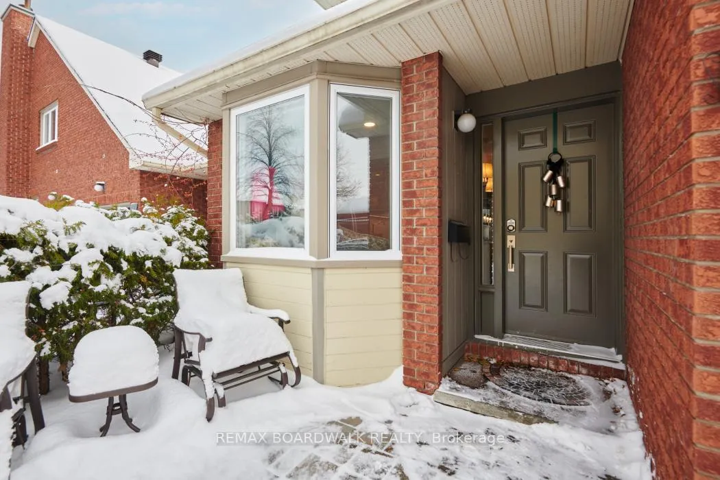 Photo 4 of Unit 3, 104 Cheltenham Private, Ottawa, Hunt Club Woods — HOMEH