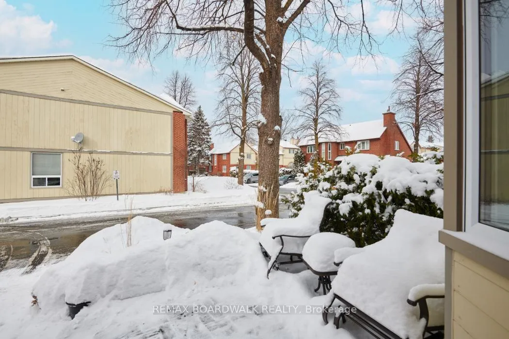 Photo 5 of Unit 3, 104 Cheltenham Private, Ottawa, Hunt Club Woods — HOMEH