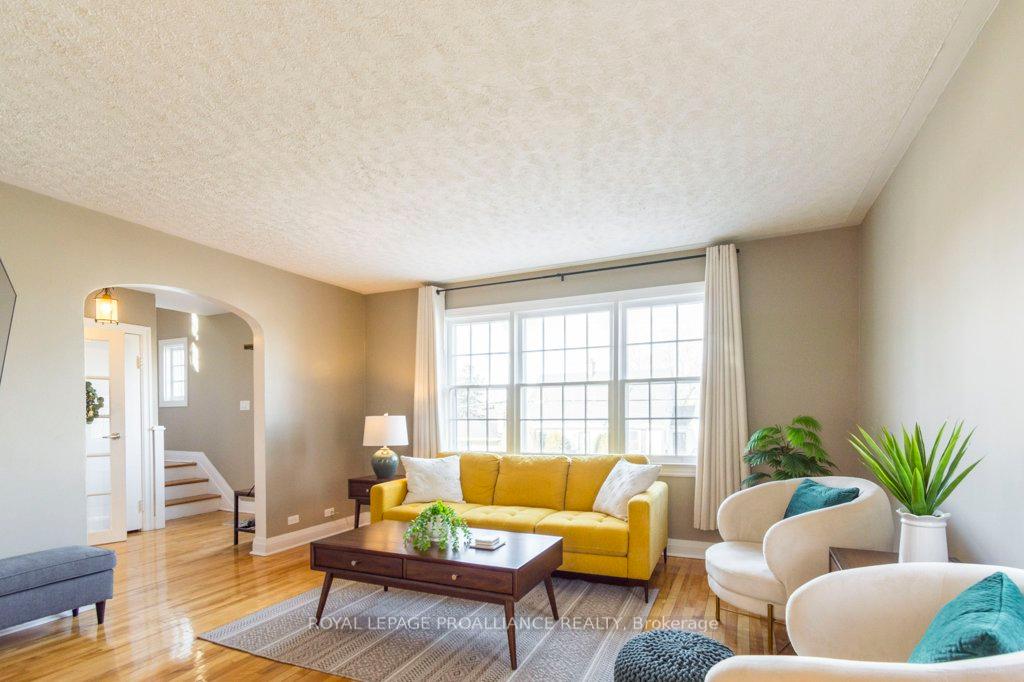 Photo 6 of 331 Victoria Avenue, Belleville, Belleville Ward — HOMEH