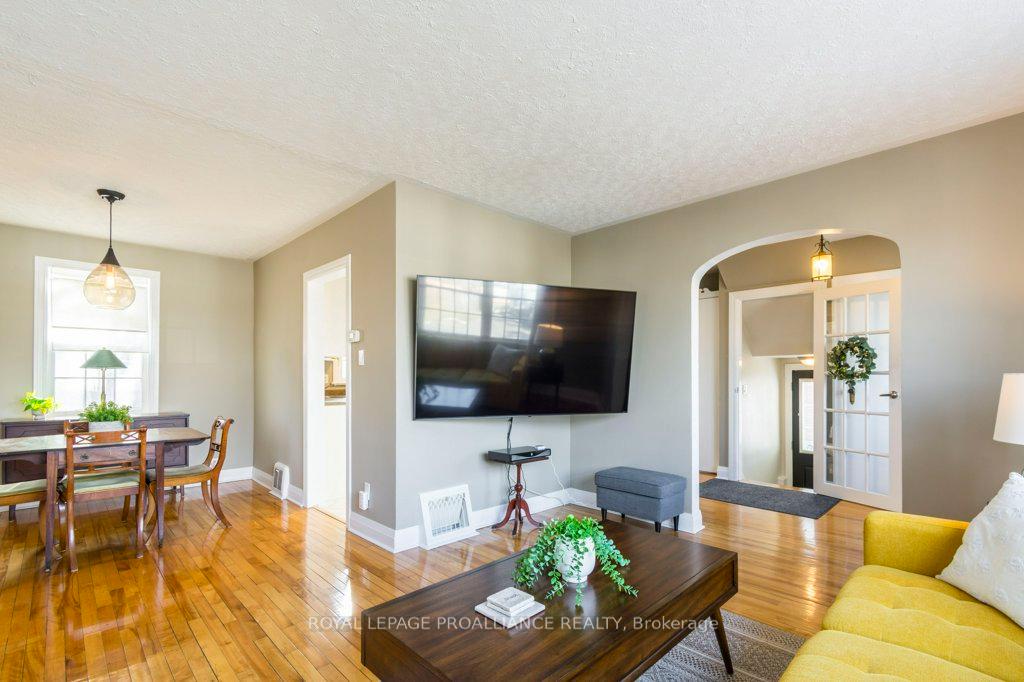 Photo 7 of 331 Victoria Avenue, Belleville, Belleville Ward — HOMEH