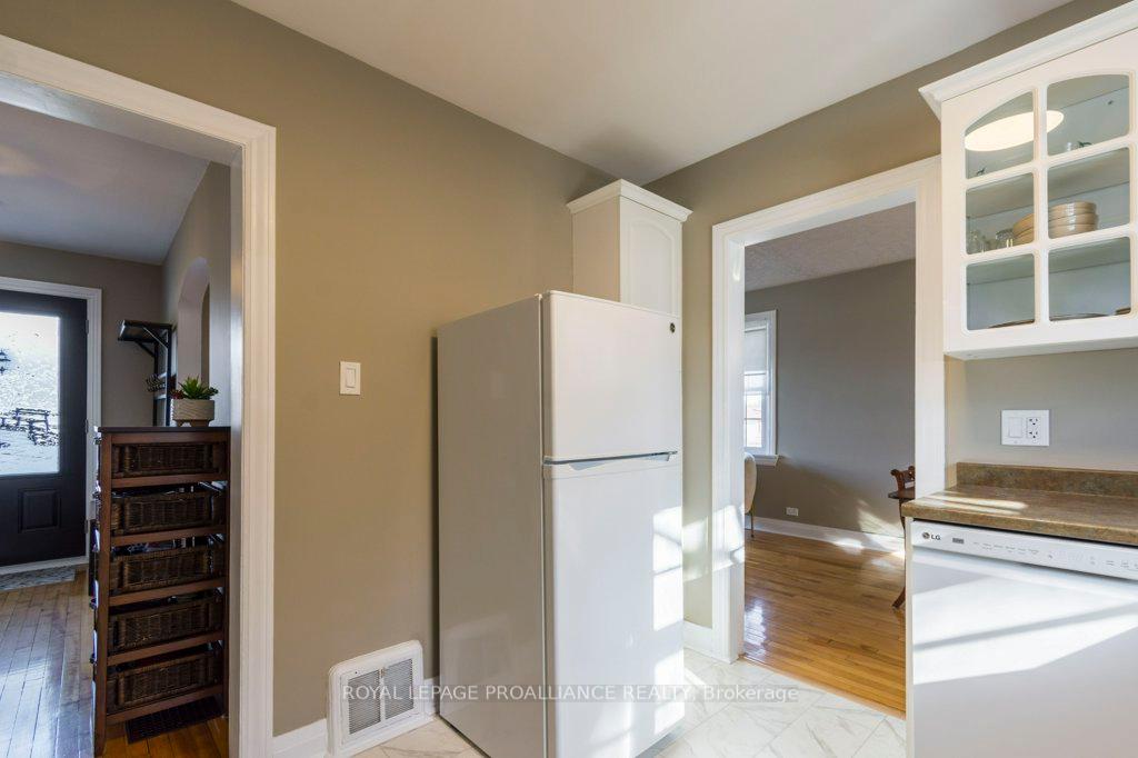 Photo 12 of 331 Victoria Avenue, Belleville, Belleville Ward — HOMEH
