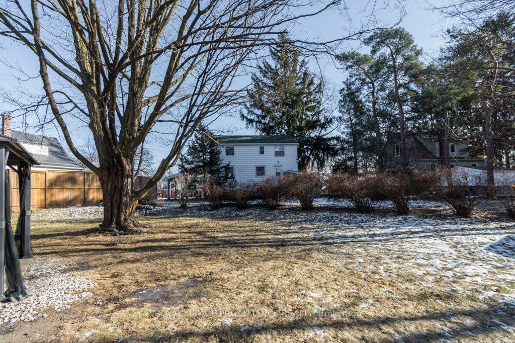 Photo 23 of 331 Victoria Avenue, Belleville, Belleville Ward — HOMEH