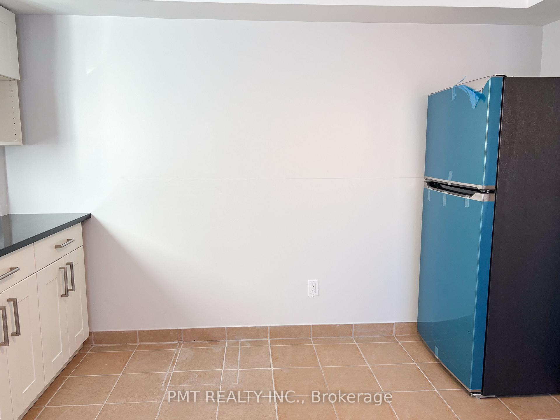 Photo 7 of Unit Main, 2182 Queensway Drive, Burlington, Freeman — HOMEH