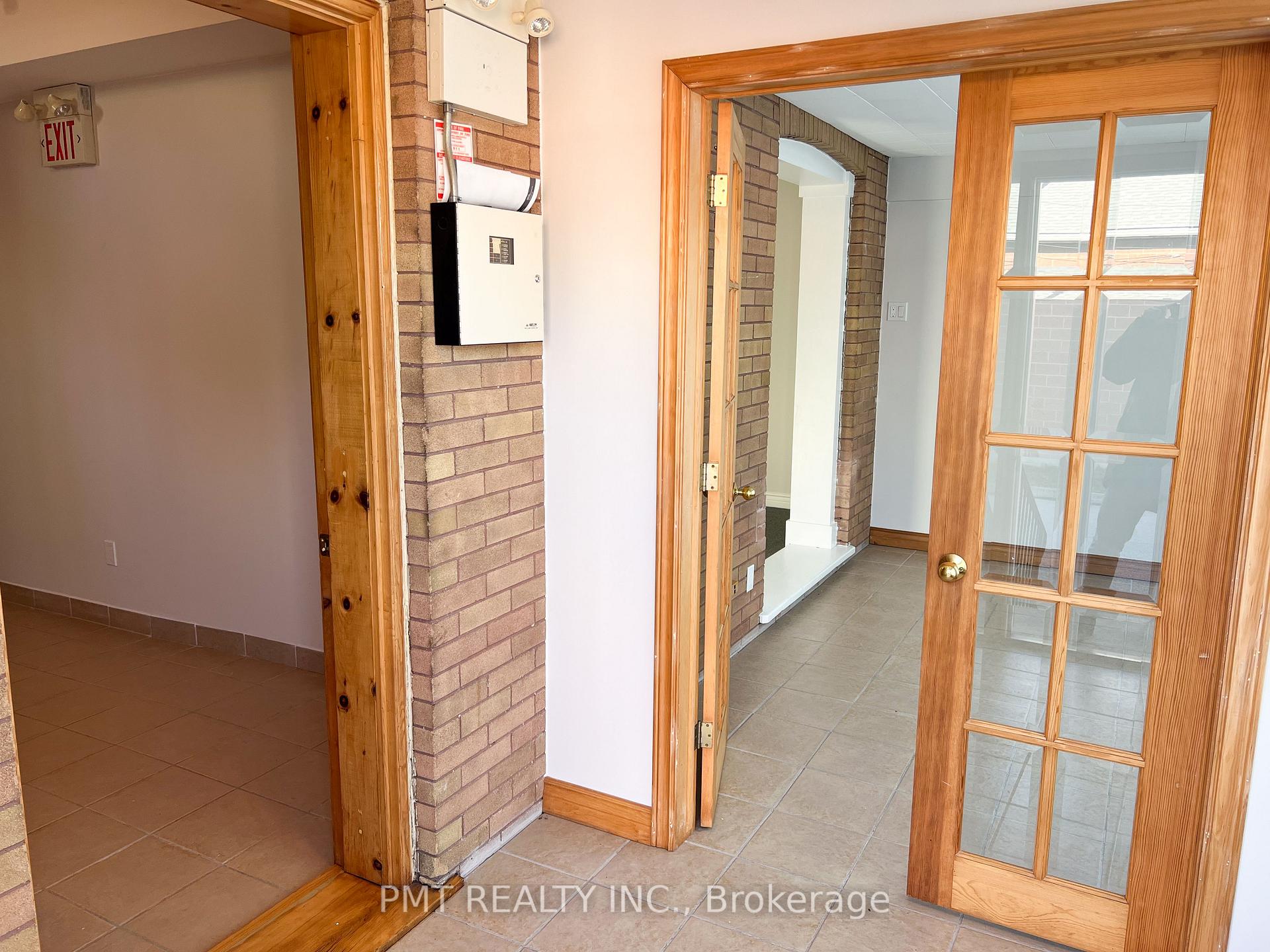 Photo 8 of Unit Main, 2182 Queensway Drive, Burlington, Freeman — HOMEH