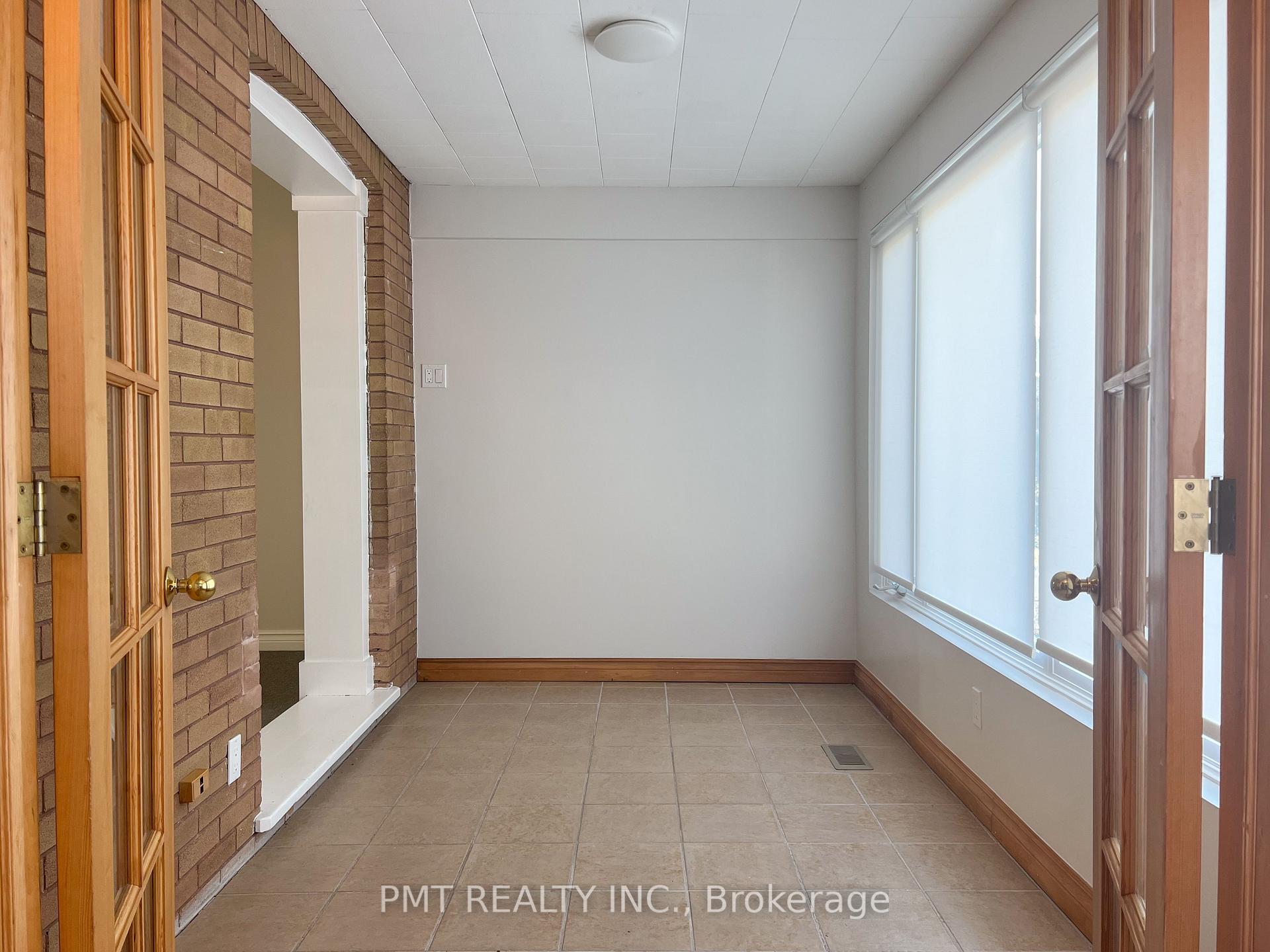 Photo 11 of Unit Main, 2182 Queensway Drive, Burlington, Freeman — HOMEH