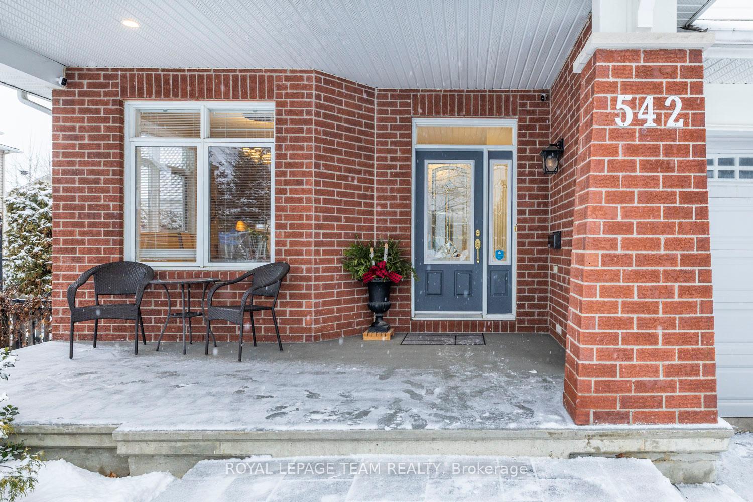 Photo 2 of 542 Devonwood Circle, Ottawa, Blossom Park/Kemp Park/Findlay Creek — HOMEH
