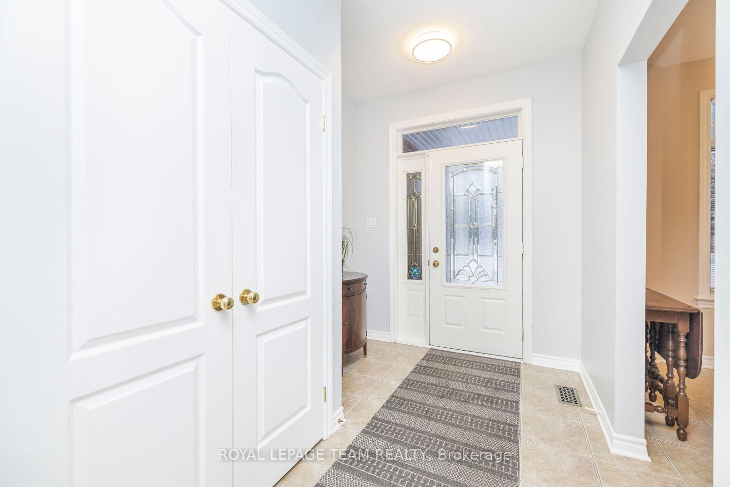Photo 3 of 542 Devonwood Circle, Ottawa, Blossom Park/Kemp Park/Findlay Creek — HOMEH