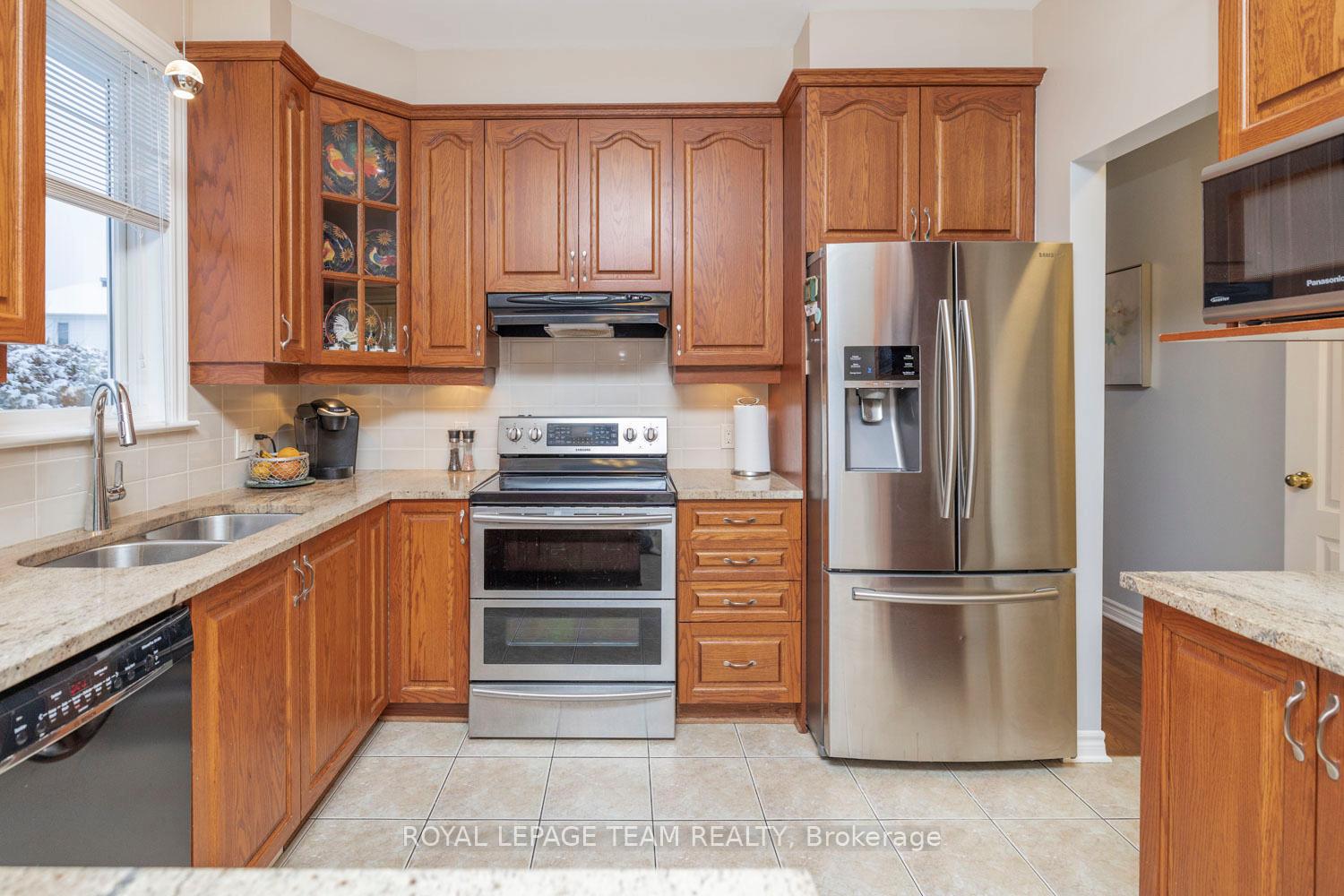 Photo 6 of 542 Devonwood Circle, Ottawa, Blossom Park/Kemp Park/Findlay Creek — HOMEH