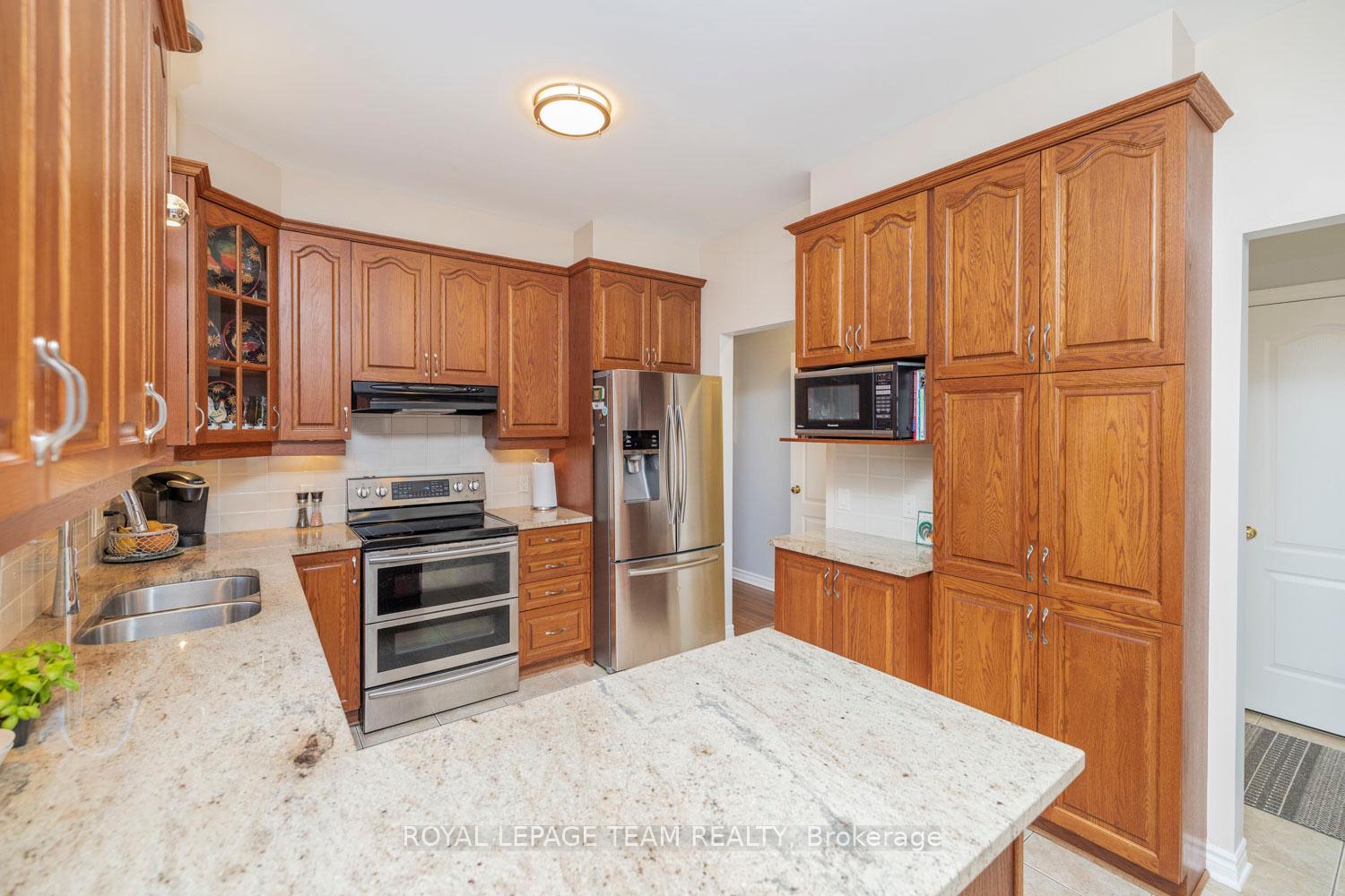 Photo 7 of 542 Devonwood Circle, Ottawa, Blossom Park/Kemp Park/Findlay Creek — HOMEH