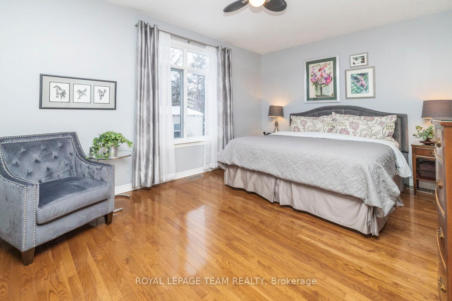 Photo 16 of 542 Devonwood Circle, Ottawa, Blossom Park/Kemp Park/Findlay Creek — HOMEH
