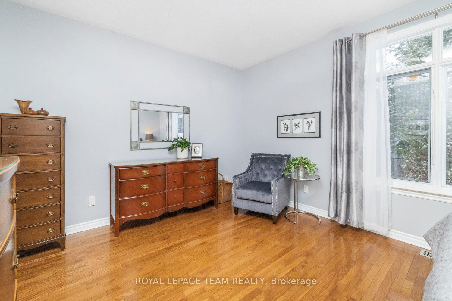 Photo 18 of 542 Devonwood Circle, Ottawa, Blossom Park/Kemp Park/Findlay Creek — HOMEH