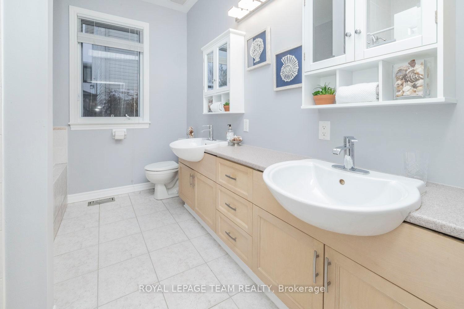 Photo 19 of 542 Devonwood Circle, Ottawa, Blossom Park/Kemp Park/Findlay Creek — HOMEH