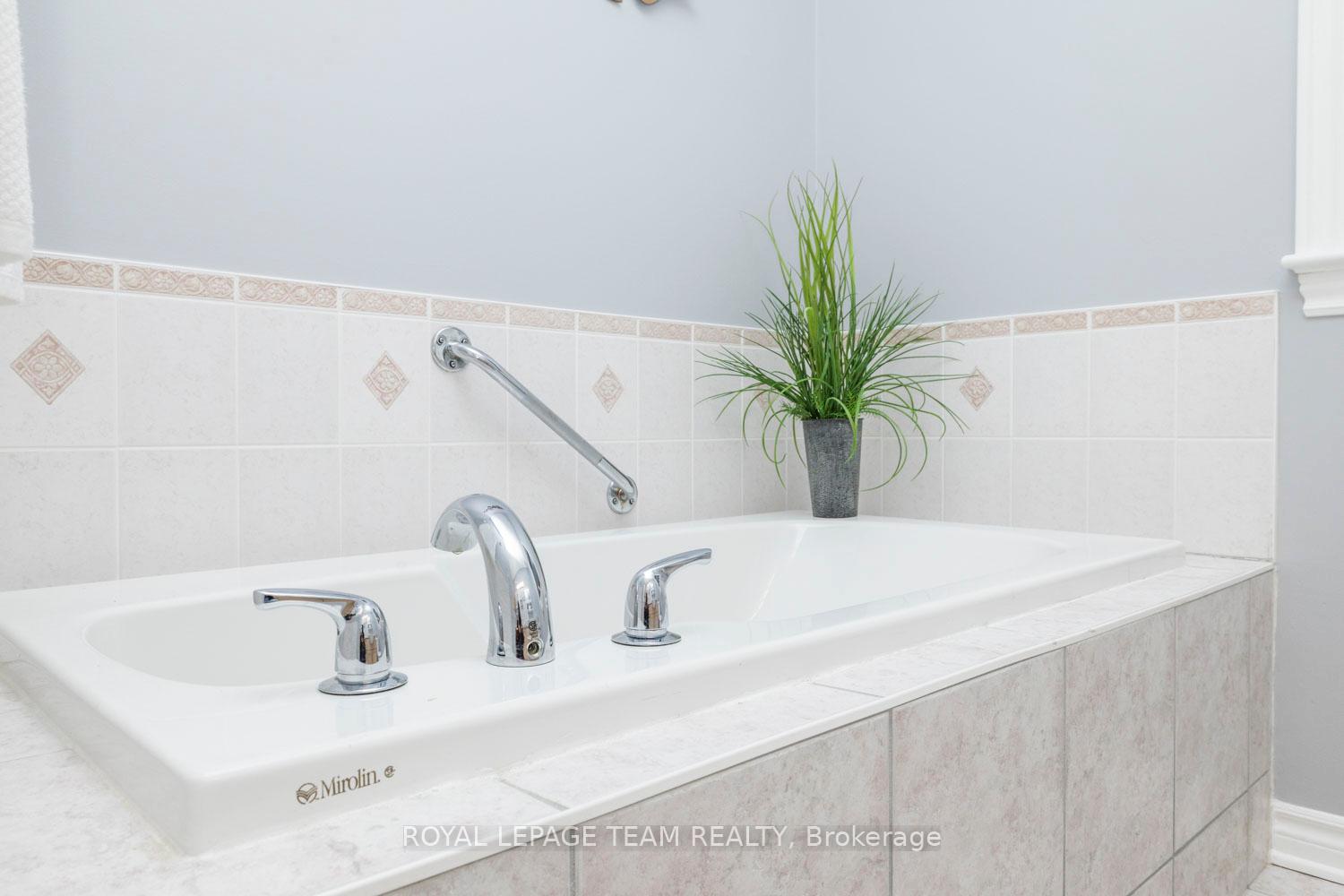 Photo 20 of 542 Devonwood Circle, Ottawa, Blossom Park/Kemp Park/Findlay Creek — HOMEH