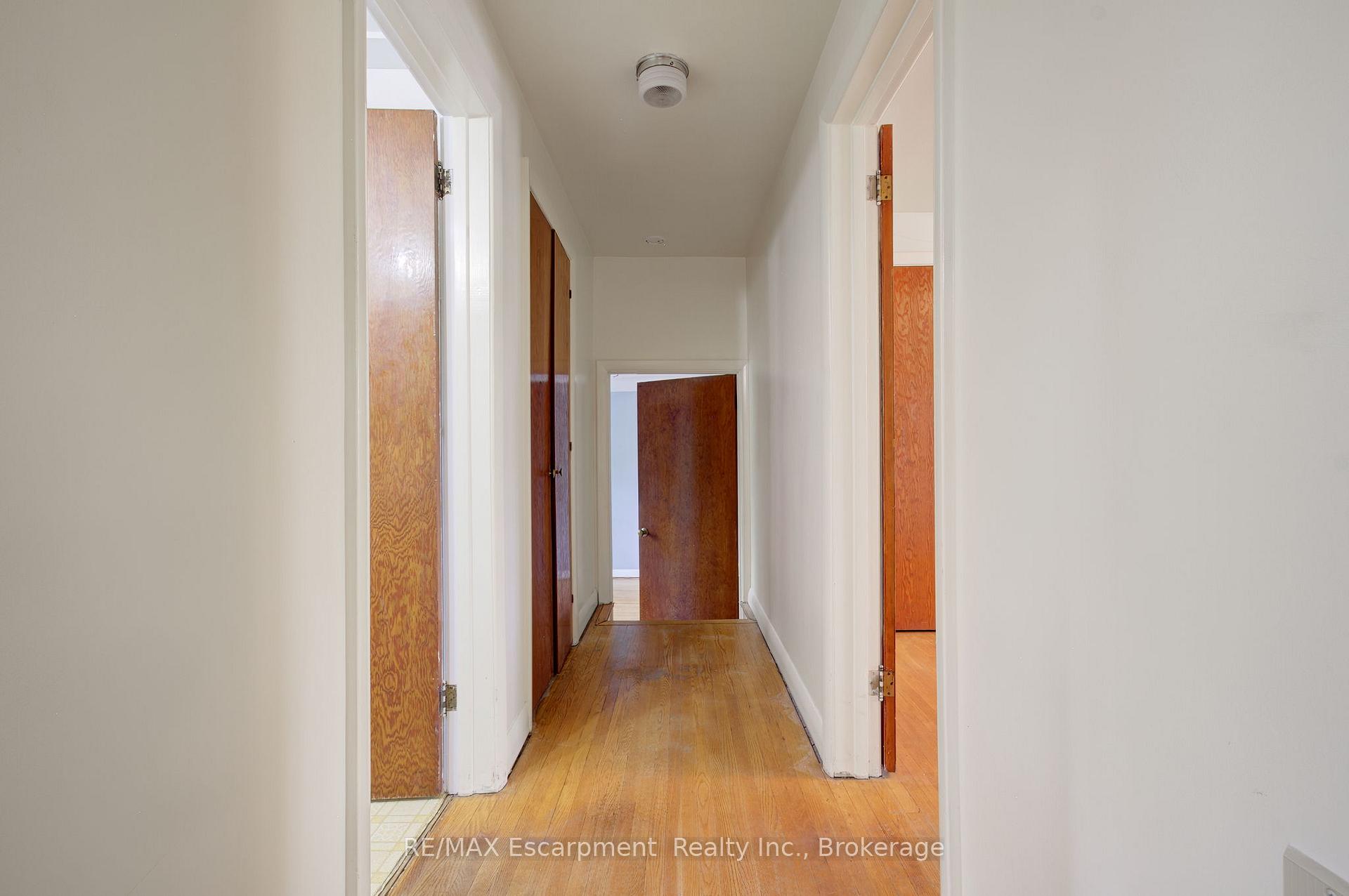 Photo 6 of 2198 Yorkshire Crescent, Burlington, Brant — HOMEH